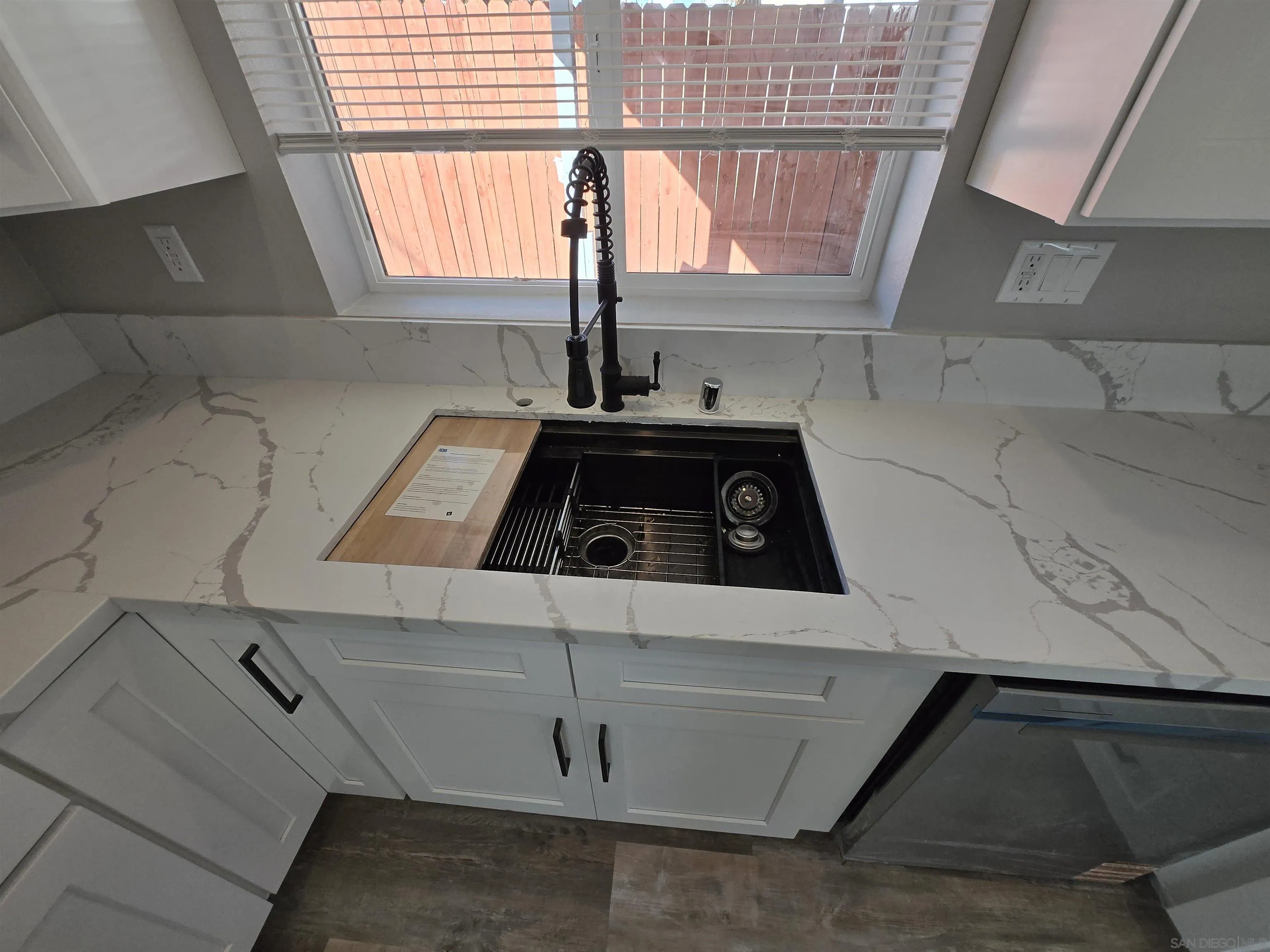 https://cdn.realtyfeed.com/cdn/127/250044706/b702fc43baeb61fbd86570516c252ab7.webp