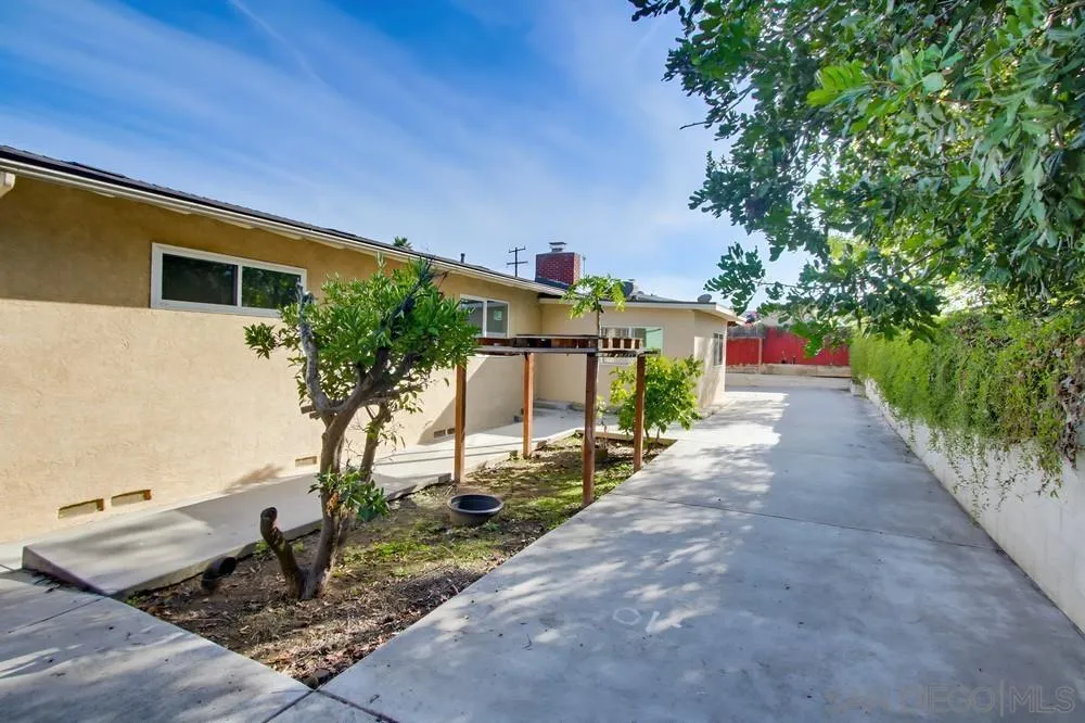 https://cdn.realtyfeed.com/cdn/127/250044726/527c10416417910b0a9f0f9e00232822.webp