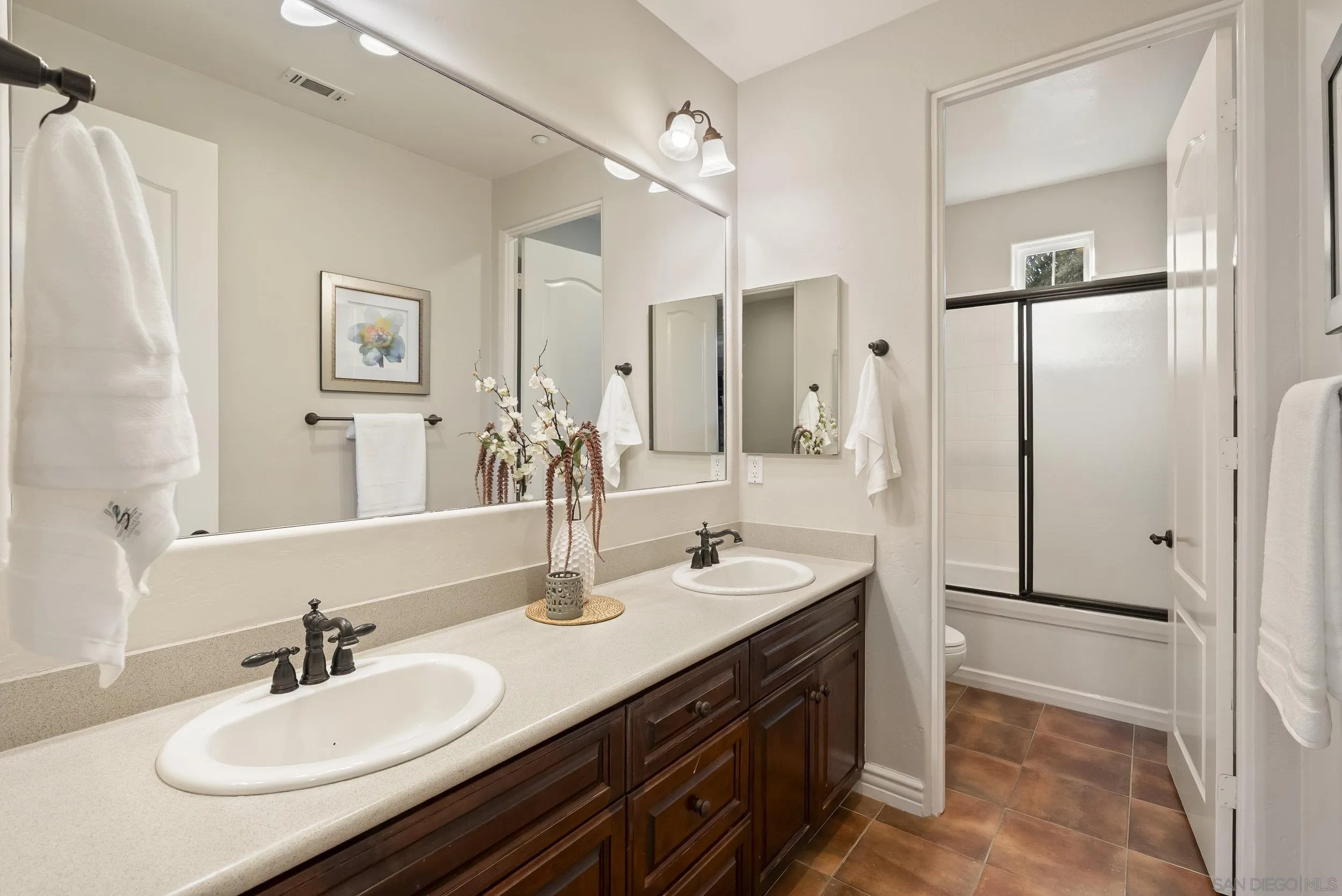 https://cdn.realtyfeed.com/cdn/127/250044744/a1f6acd24e6884e3368c216ce26853a7.webp