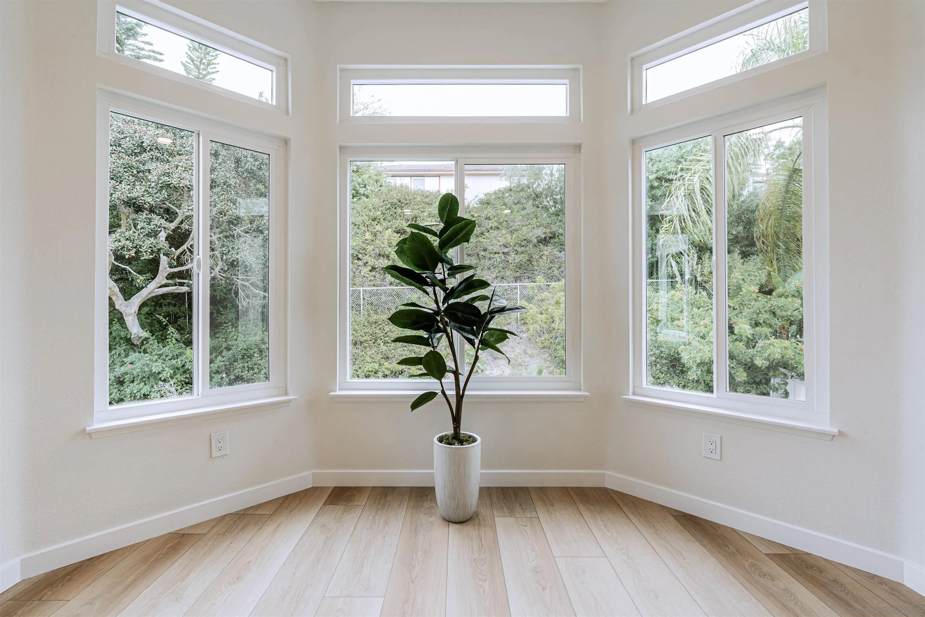 https://cdn.realtyfeed.com/cdn/127/250044765/6540135a576af866c10dd49eb3a58174.webp