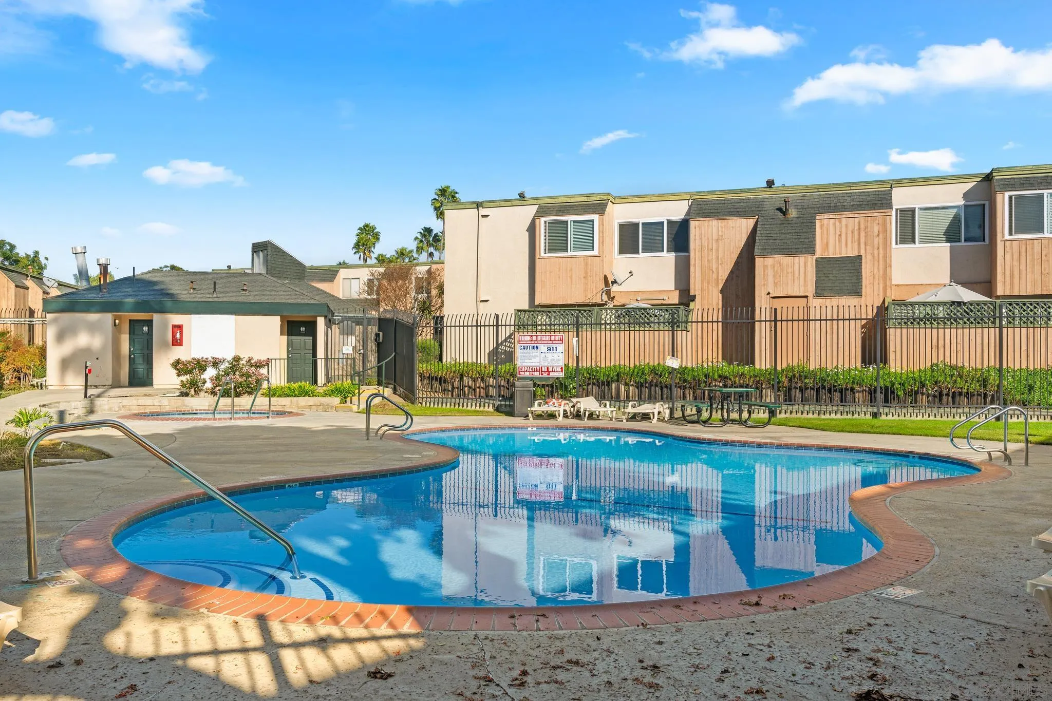 Photo #2: 250044772 Listing: Photo #2