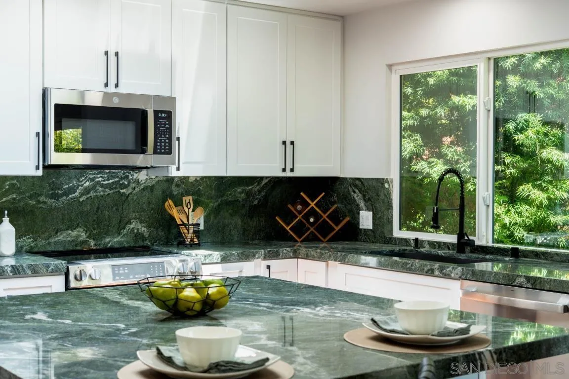 https://cdn.realtyfeed.com/cdn/127/250044775/71c97575c9d28946ca099c5c1355c5b0.webp