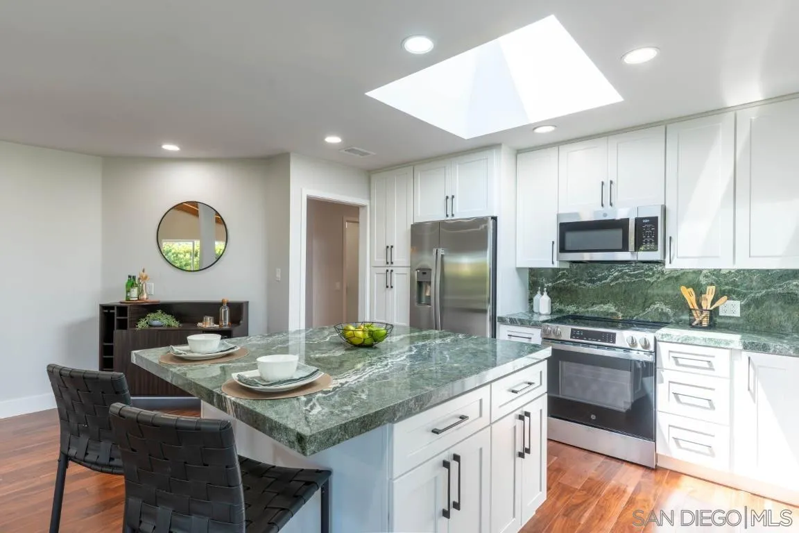 https://cdn.realtyfeed.com/cdn/127/250044775/a36170549dd9156a278b3741f3874556.webp