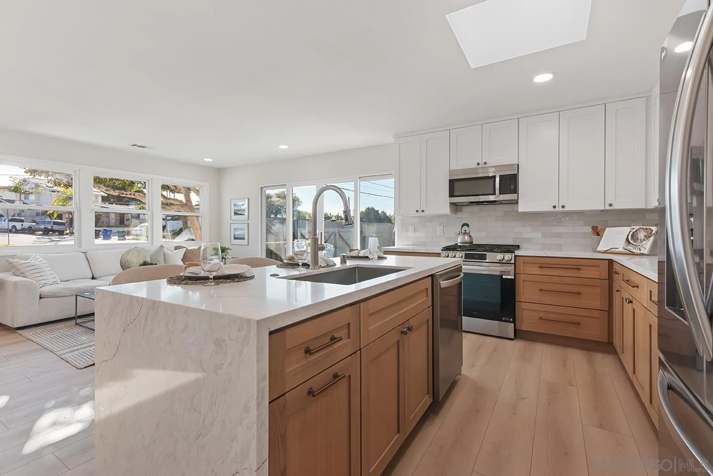 https://cdn.realtyfeed.com/cdn/127/250044778/843d823e8a4114158af7001970dde544.webp