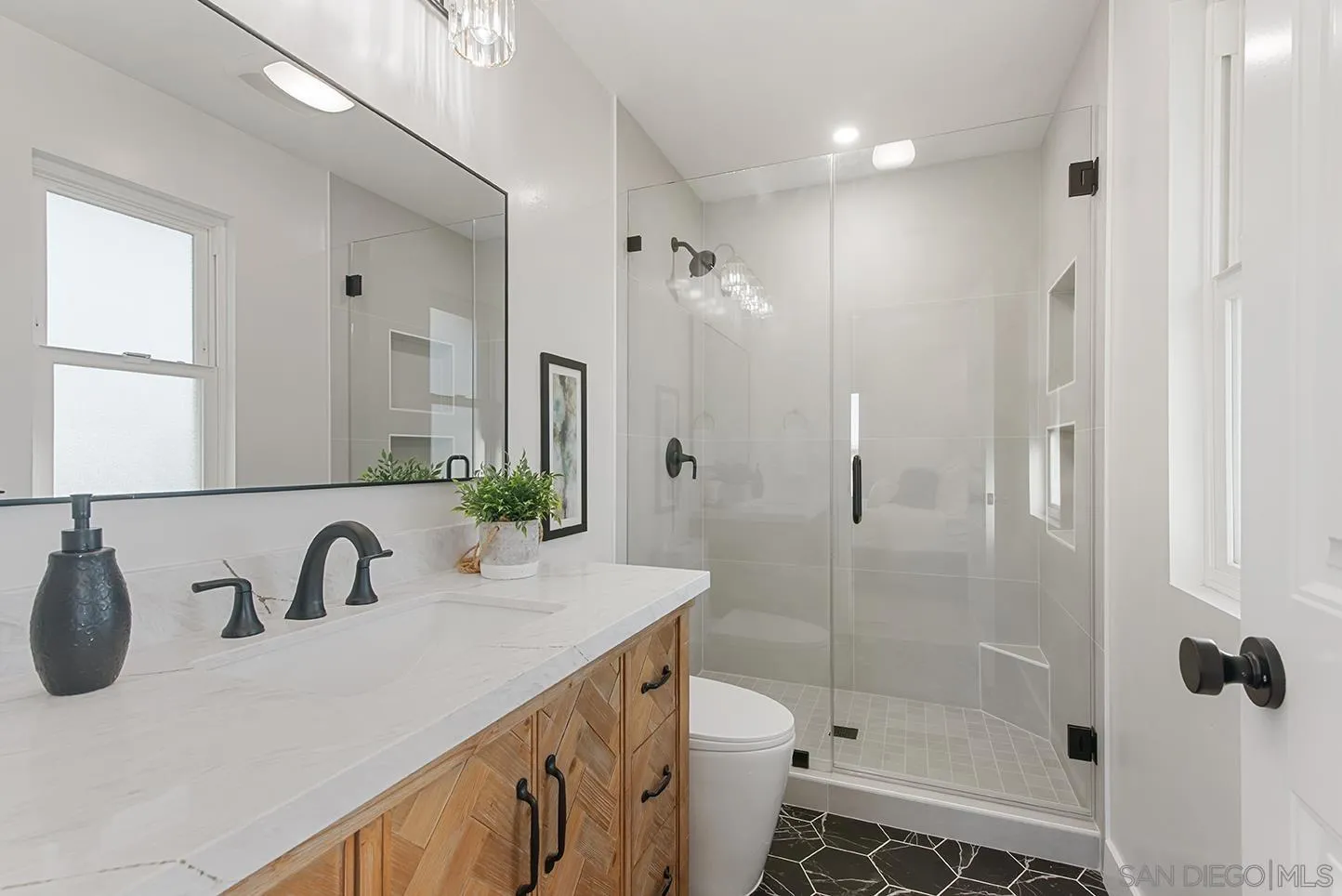 https://cdn.realtyfeed.com/cdn/127/250044778/a185c706989473164ac502702048cfcf.webp