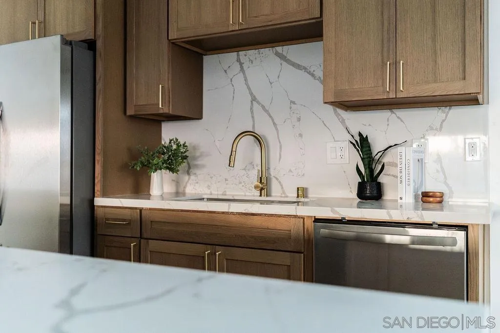https://cdn.realtyfeed.com/cdn/127/250044793/04521a519f204f9f546f1472de54fa01.webp