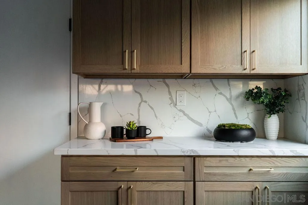https://cdn.realtyfeed.com/cdn/127/250044793/0e25519845475e6b850813c31e9c424b.webp