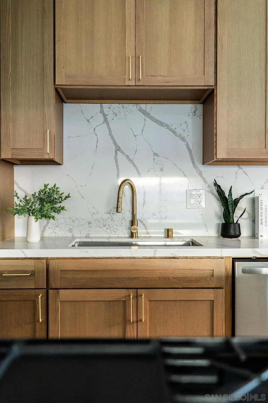 https://cdn.realtyfeed.com/cdn/127/250044793/637488ffb4843482dd333a9af2198980.webp