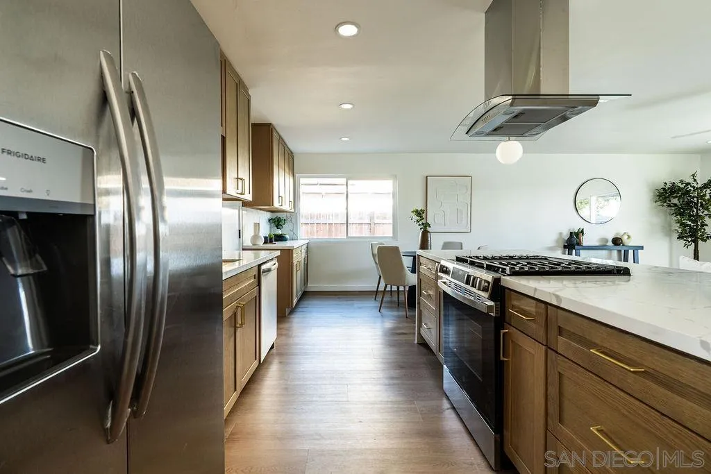https://cdn.realtyfeed.com/cdn/127/250044793/9ae71727938eb32234601e8c1fb1827f.webp