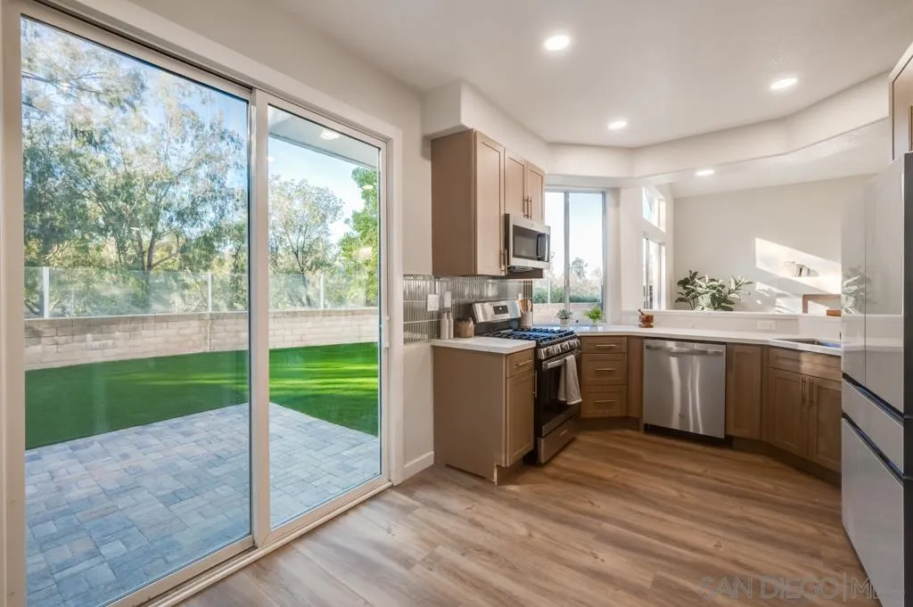 Photo #8: 250044801 Listing: Photo #8