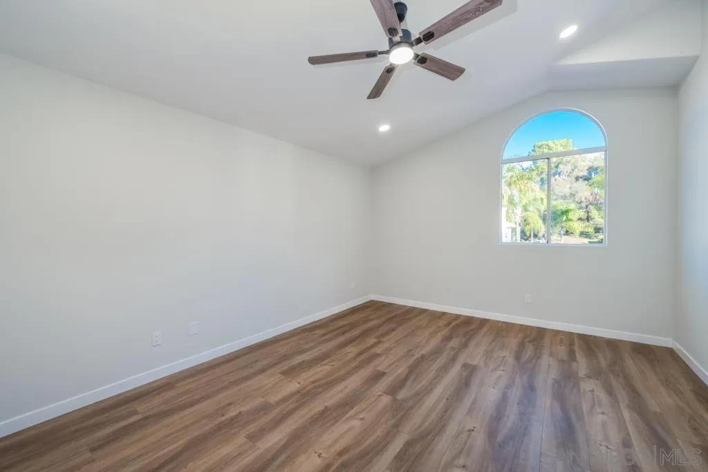 Photo #17: 250044801 Listing: Photo #17