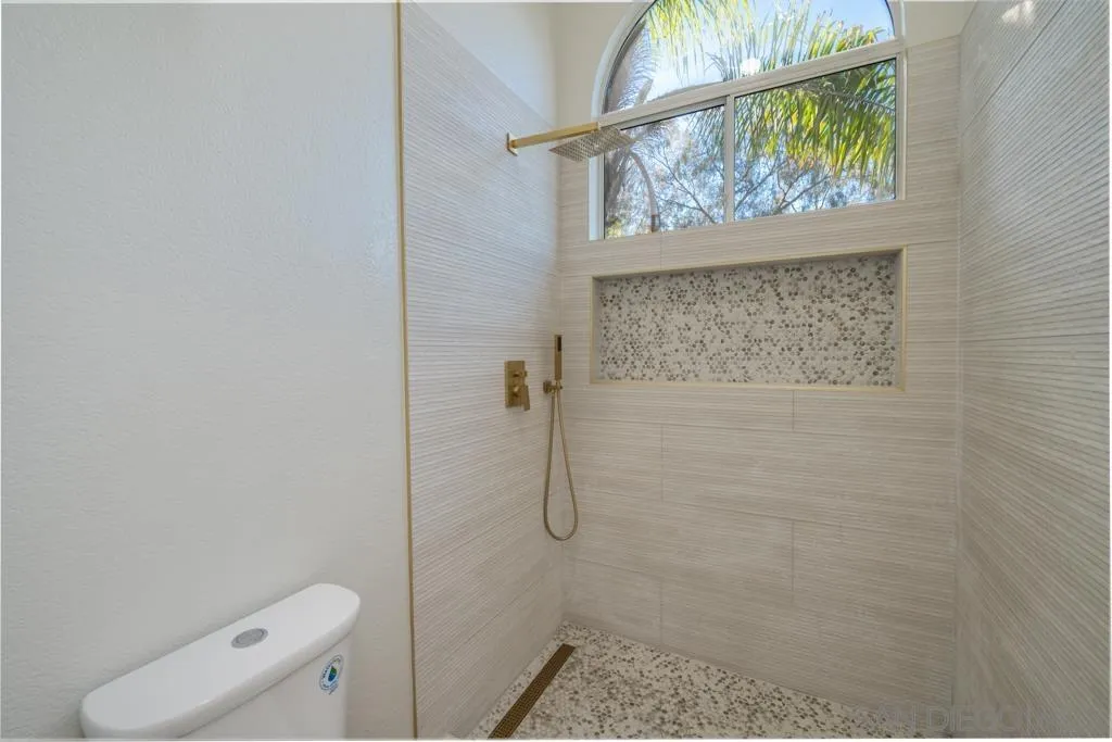 Photo #23: 250044801 Listing: Photo #23