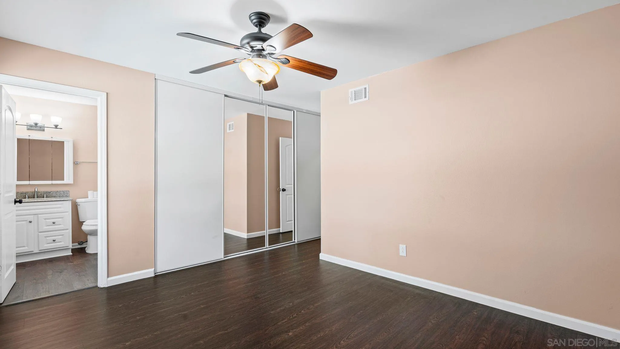 https://cdn.realtyfeed.com/cdn/127/250044814/41118940cc76546d7a1754824f57d708.webp