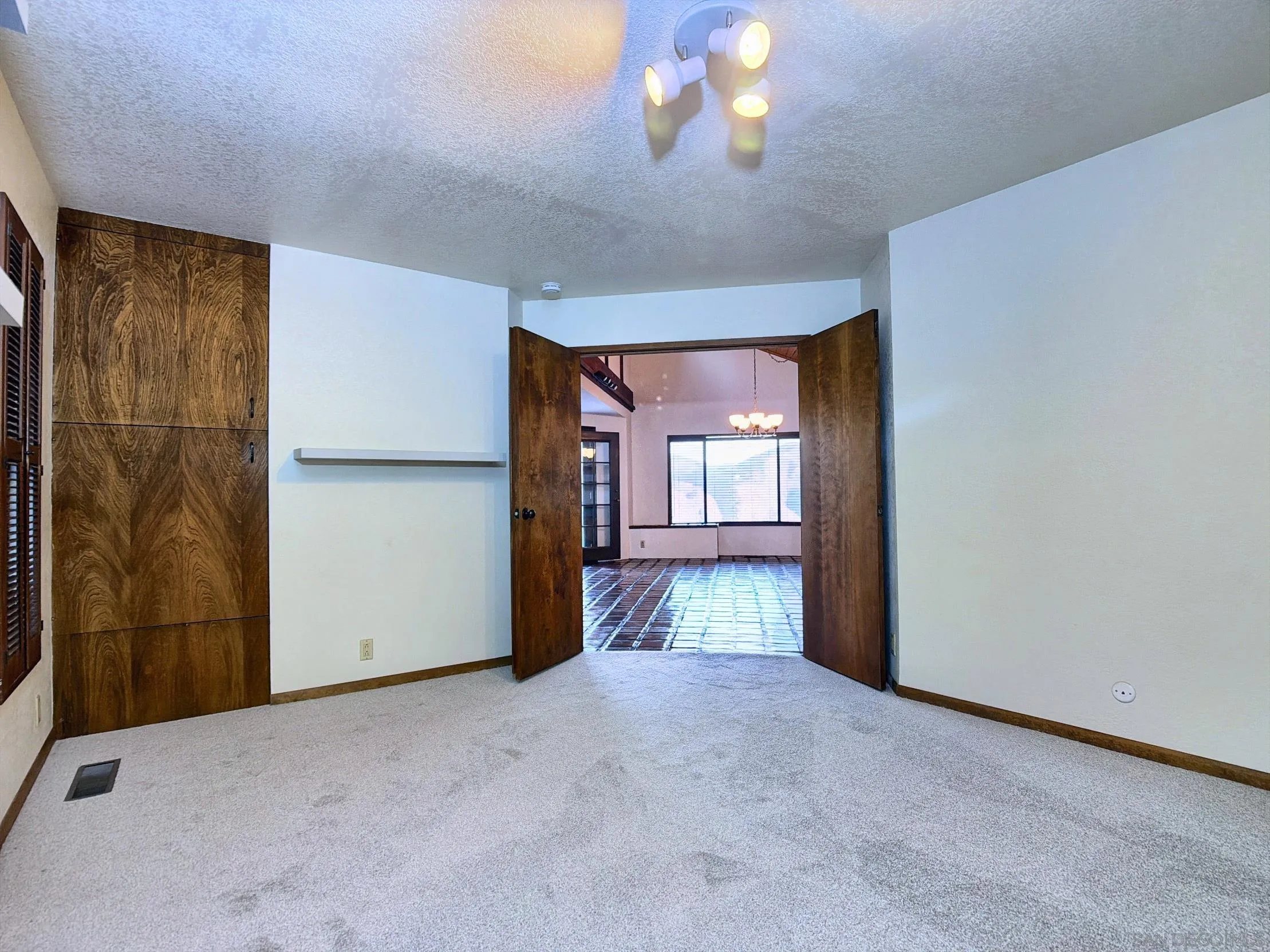 https://cdn.realtyfeed.com/cdn/127/250044826/7ff4814666f6acd36d6a18fab29858e7.webp