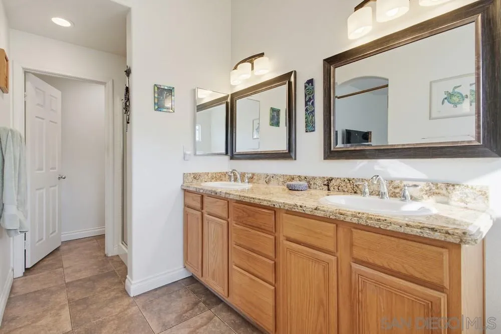 Photo #17: 250044835 Listing: Photo #17