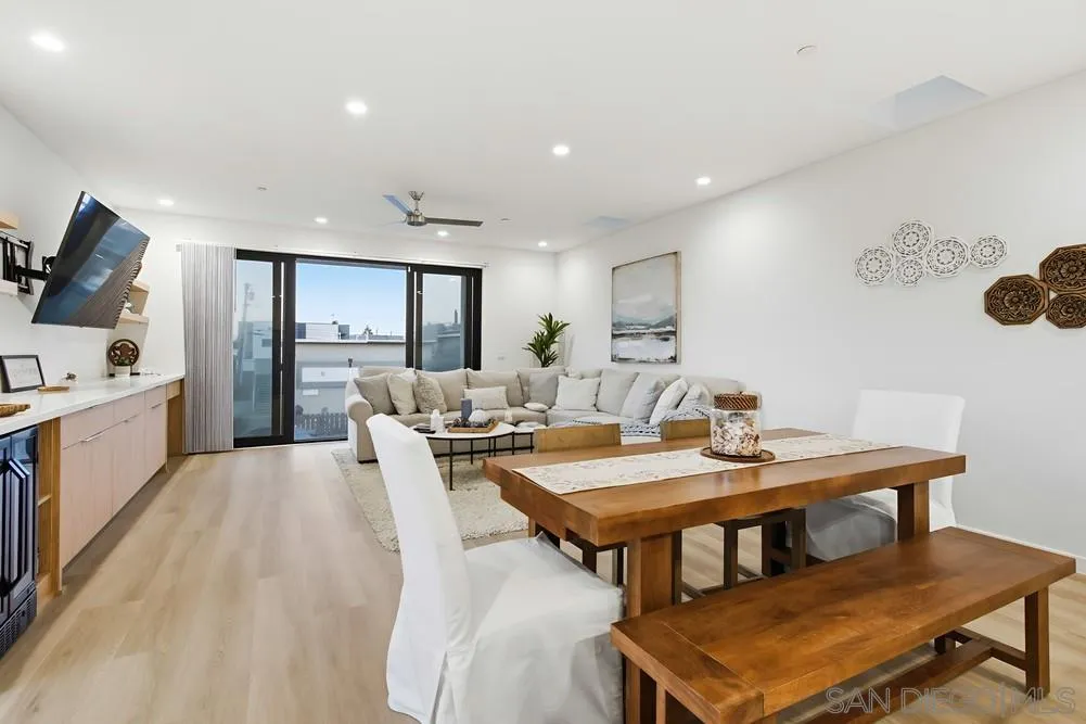 Photo #11: 250044842 Listing: Photo #11