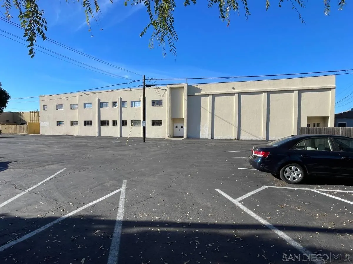 8809 La Mesa Blvd., La Mesa, CA, 91942