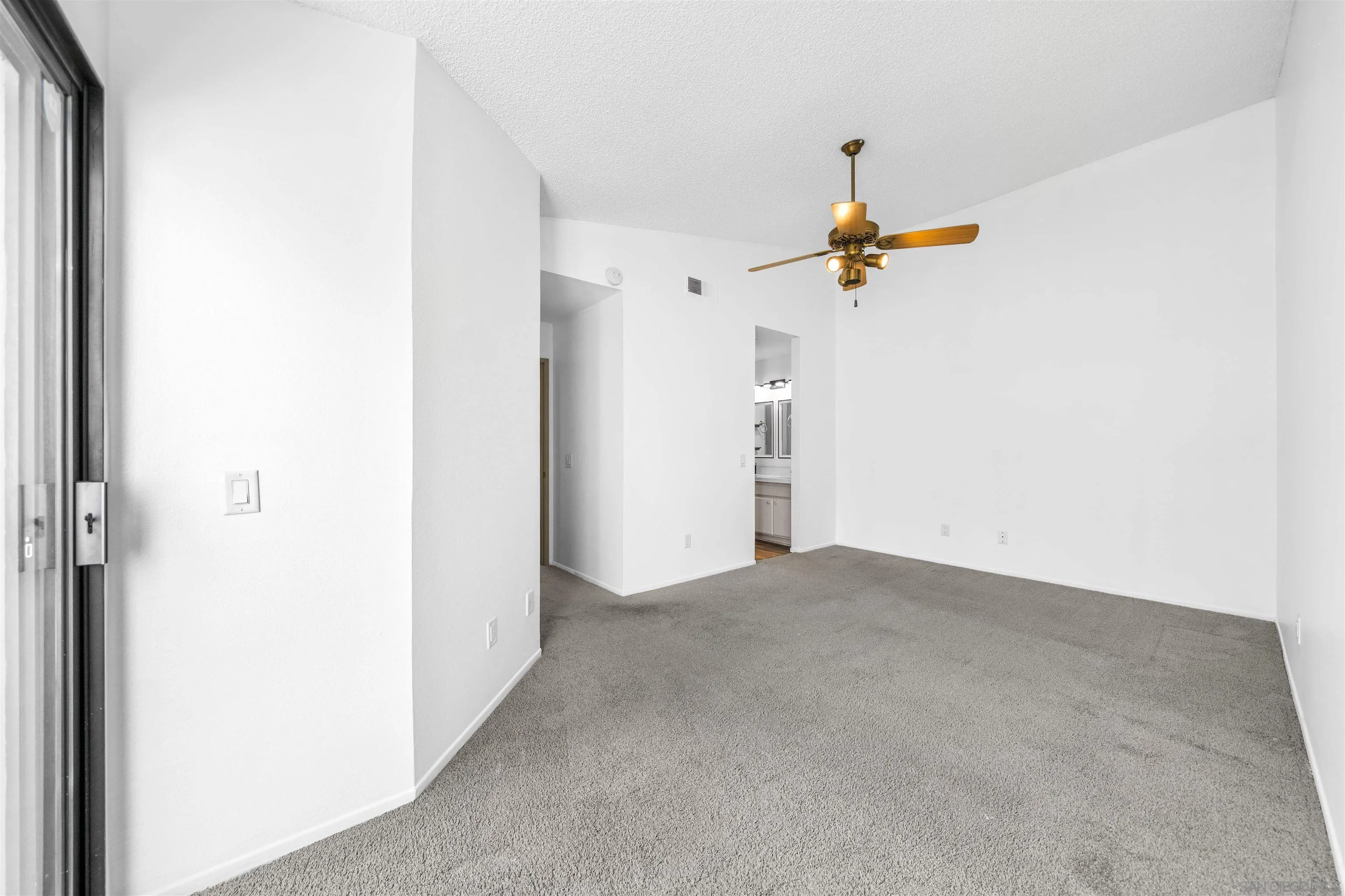 Photo #27: 250044860 Listing: Photo #27