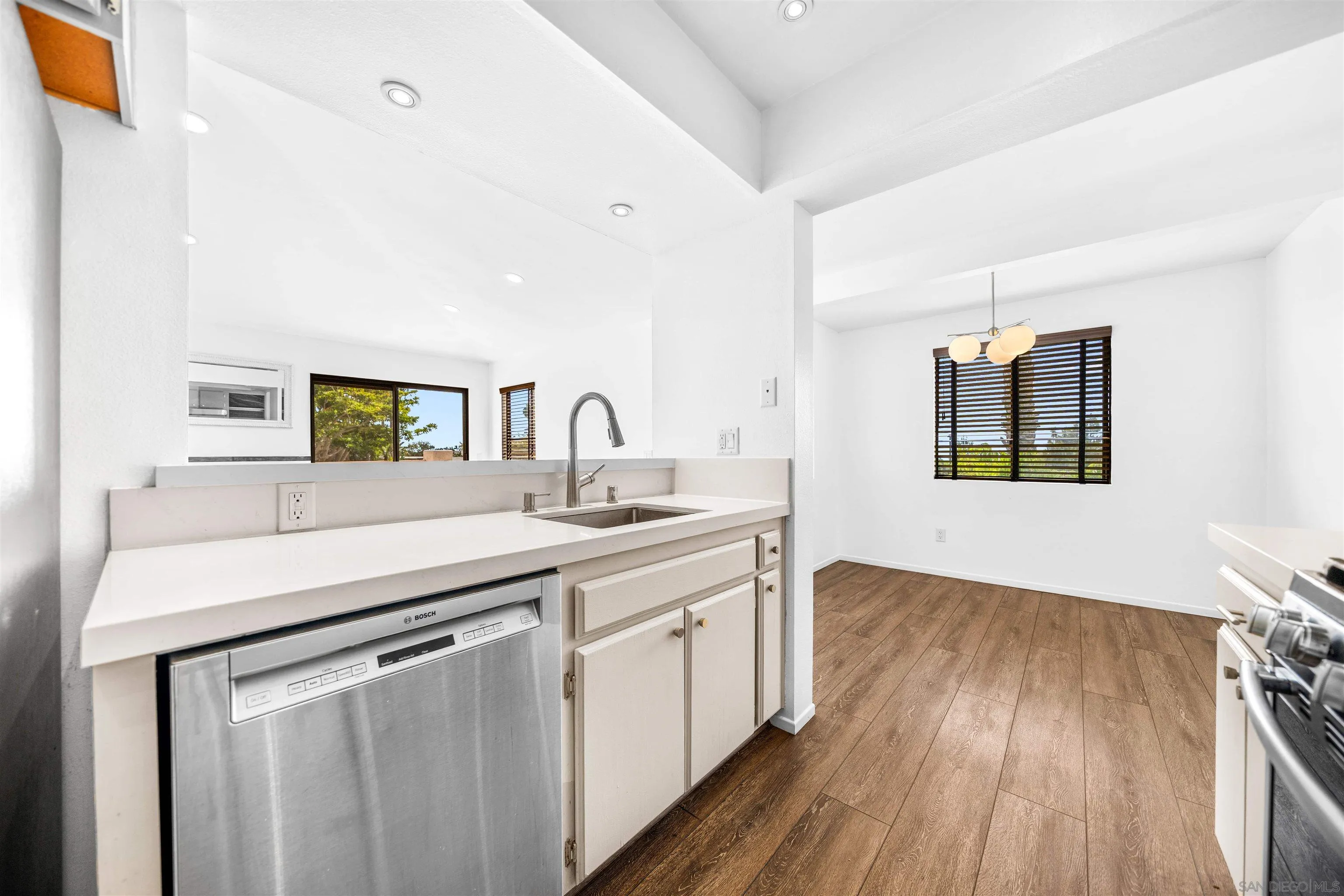 Photo #12: 250044860 Listing: Photo #12