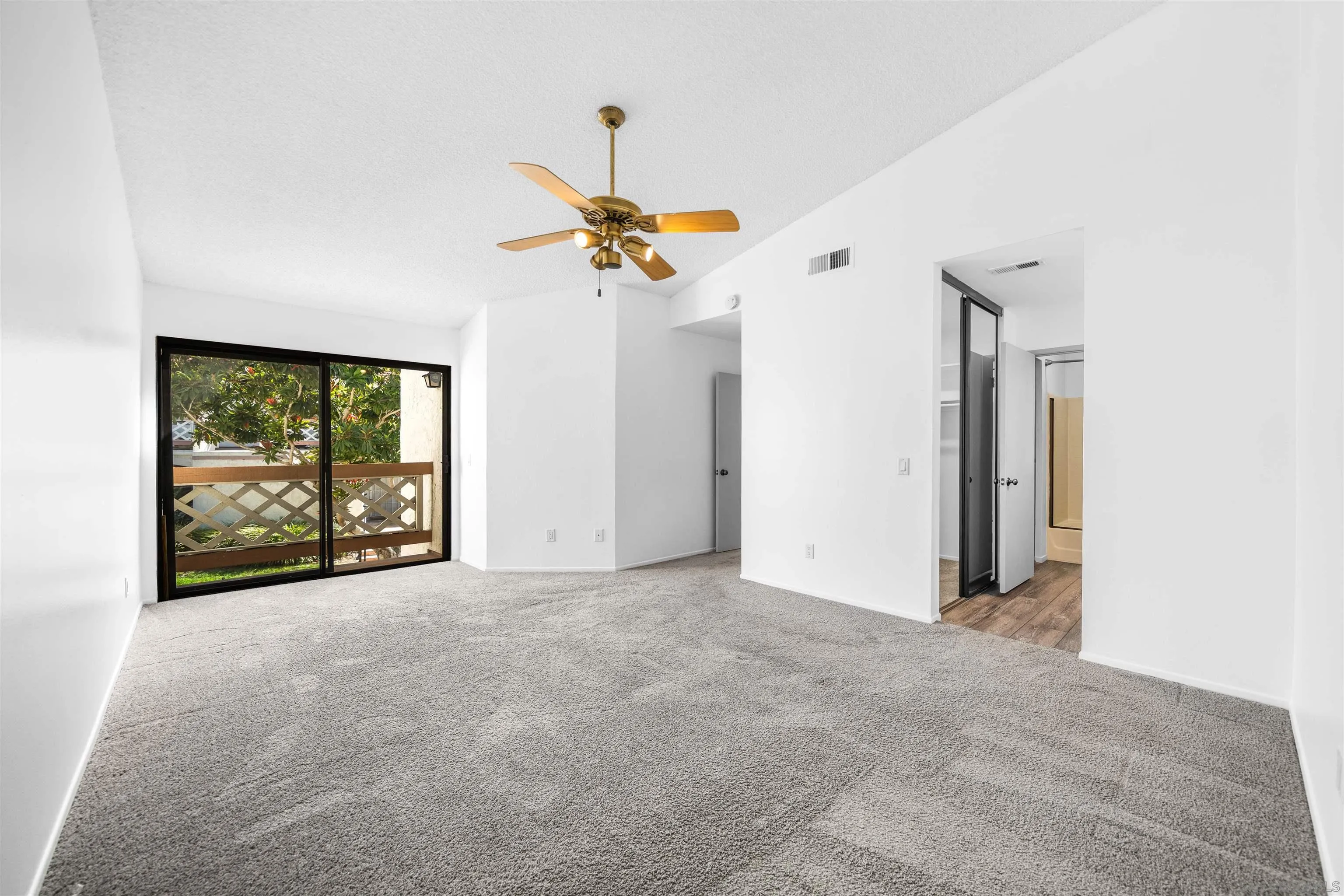 Photo #26: 250044860 Listing: Photo #26