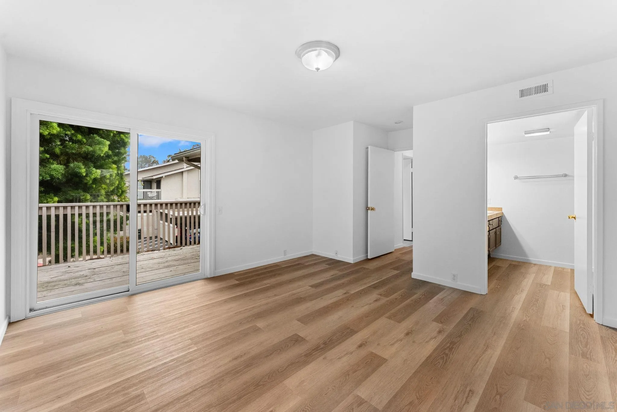 Photo #16: 250044864 Listing: Photo #16