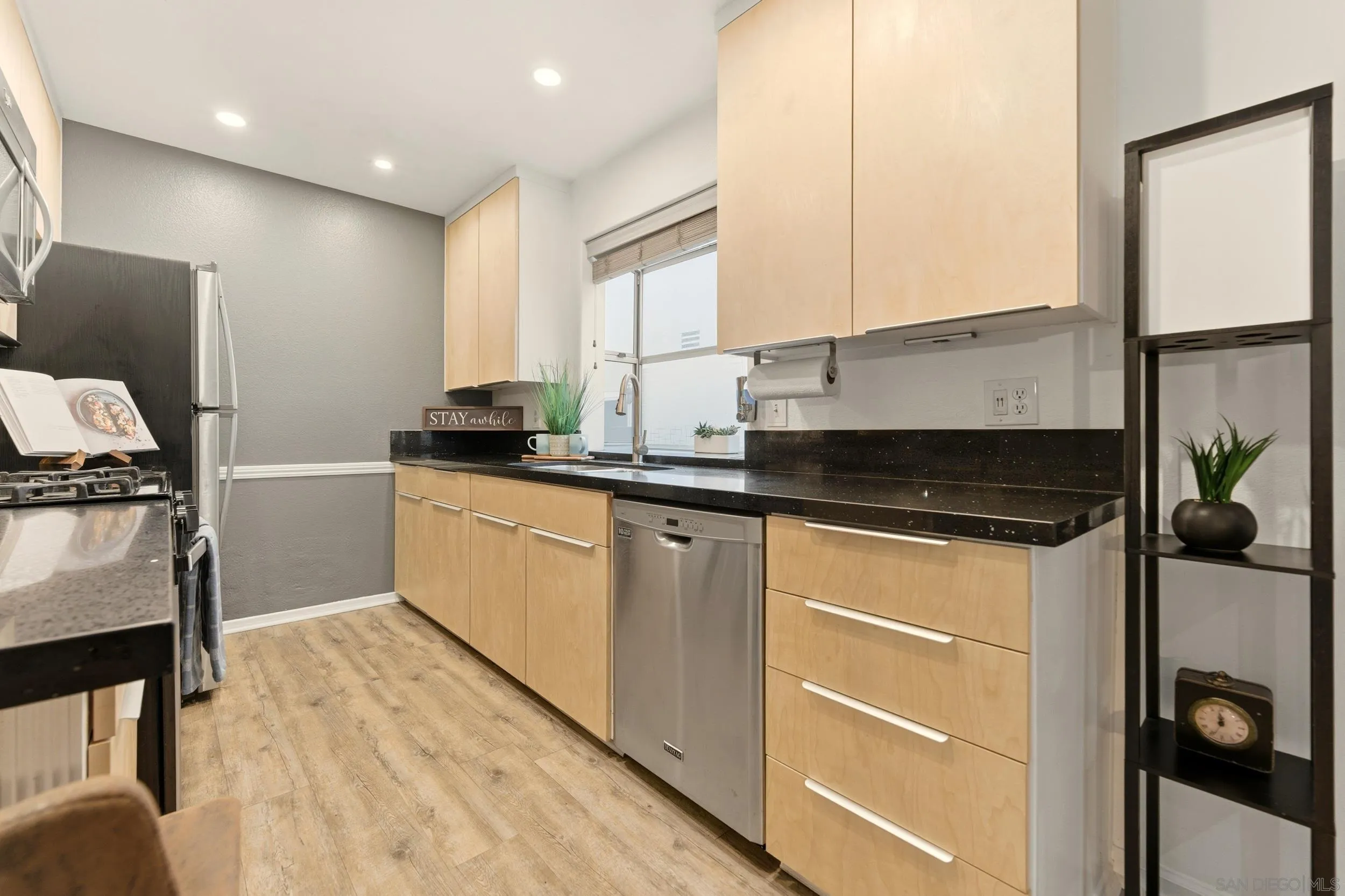 Photo #6: 250044868 Listing: Photo #6