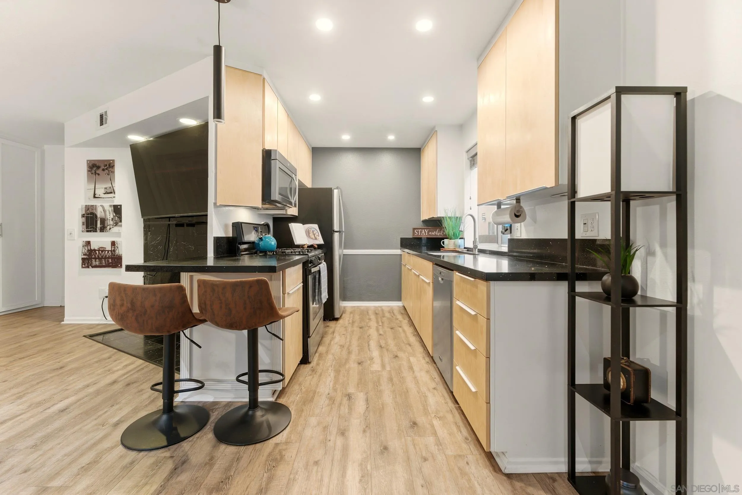 Photo #8: 250044868 Listing: Photo #8