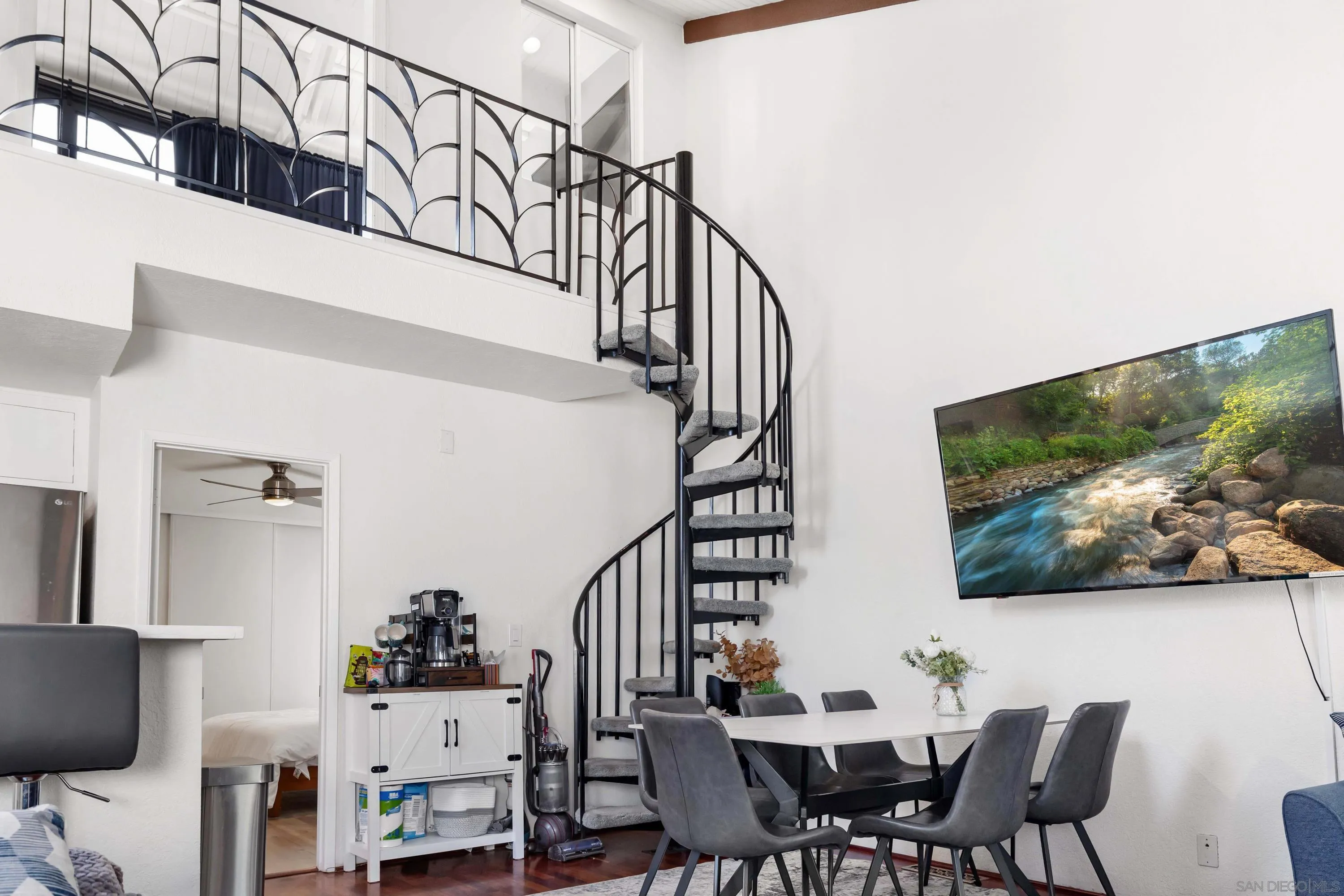https://cdn.realtyfeed.com/cdn/127/250044887/39c5b5bc4dc70d795ac7c54116627ce1.webp