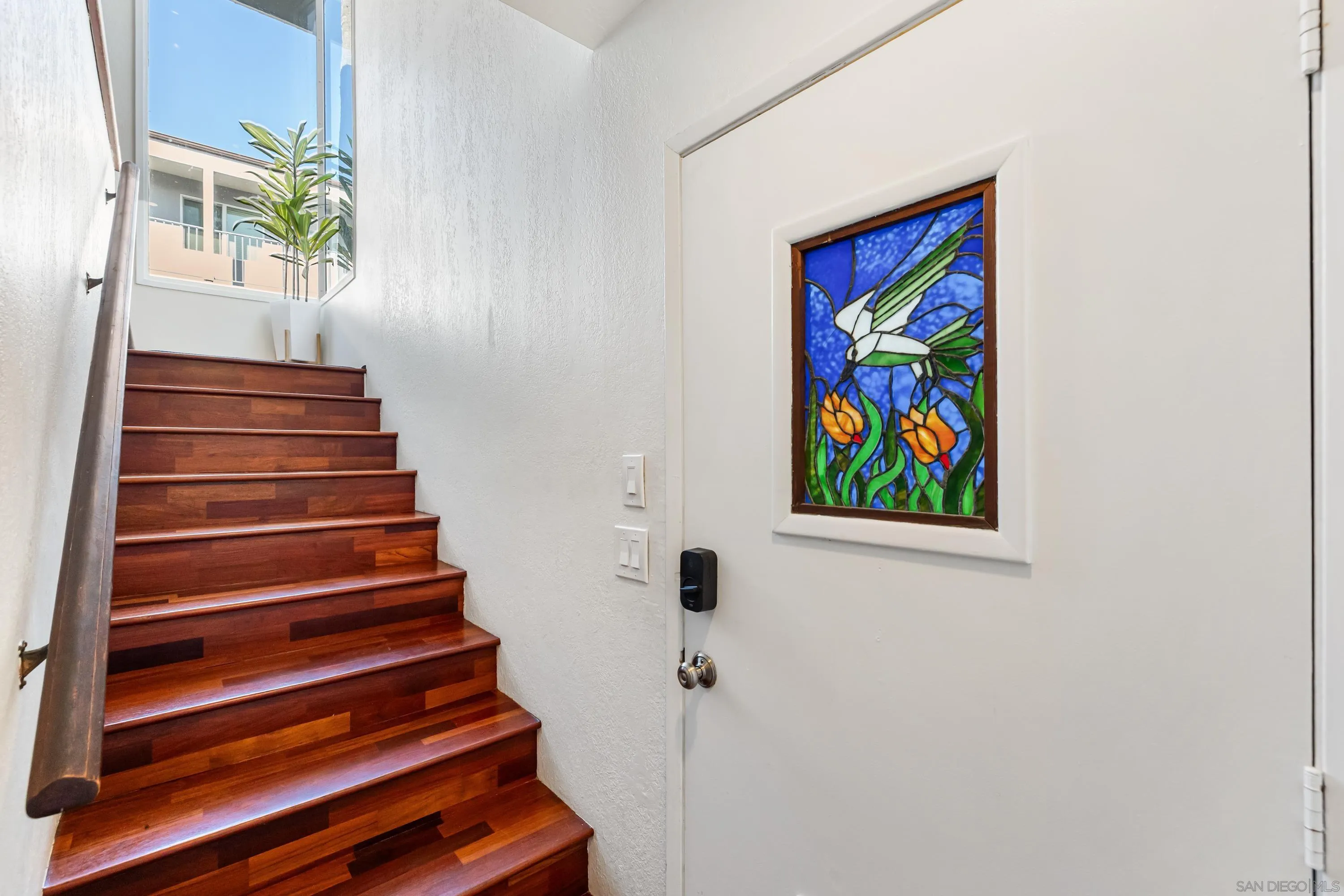 https://cdn.realtyfeed.com/cdn/127/250044887/90d972631d71009225894f24d7f46dcb.webp