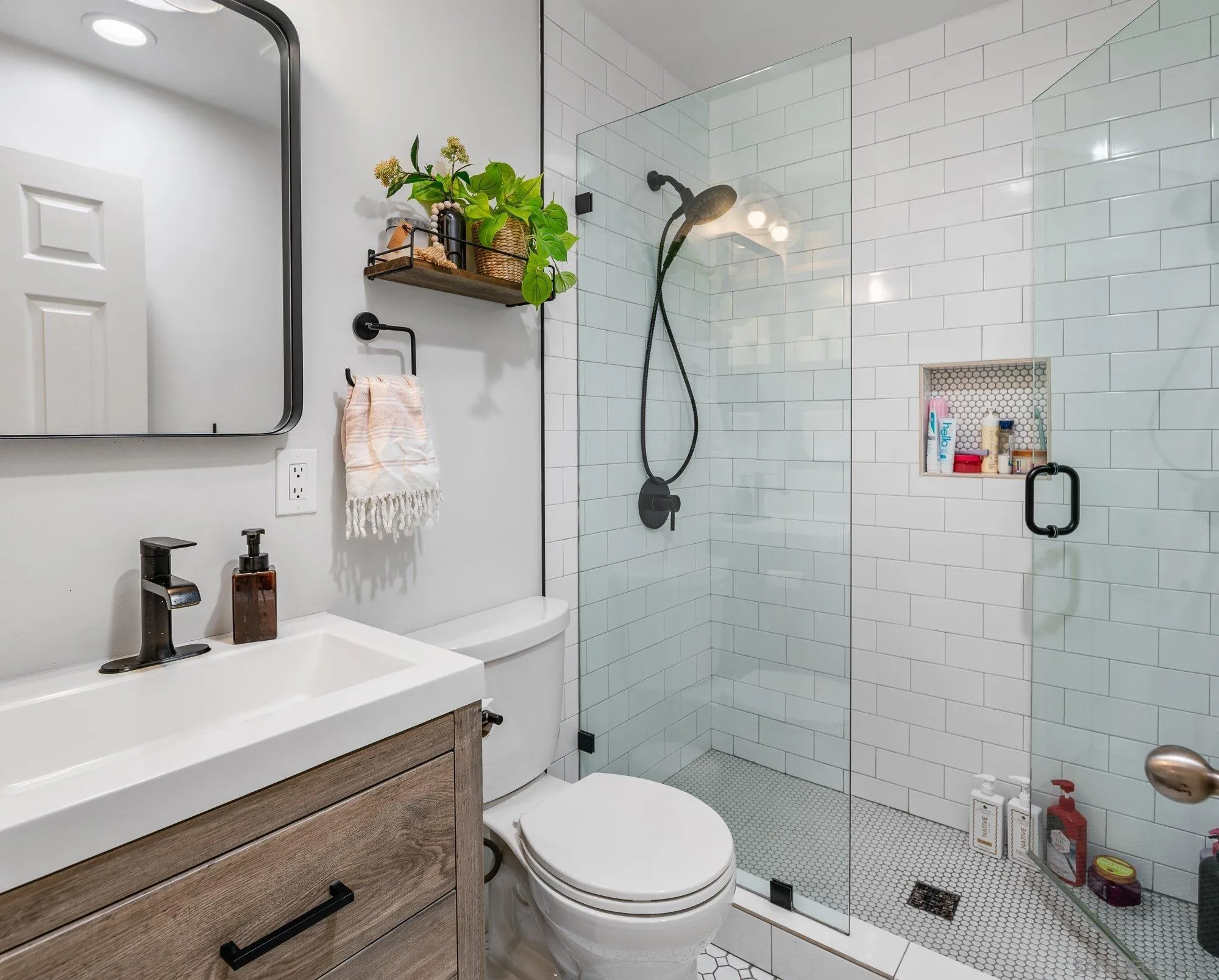 https://cdn.realtyfeed.com/cdn/127/250044889/17acf157407297ae5092b0572edb8ba9.webp