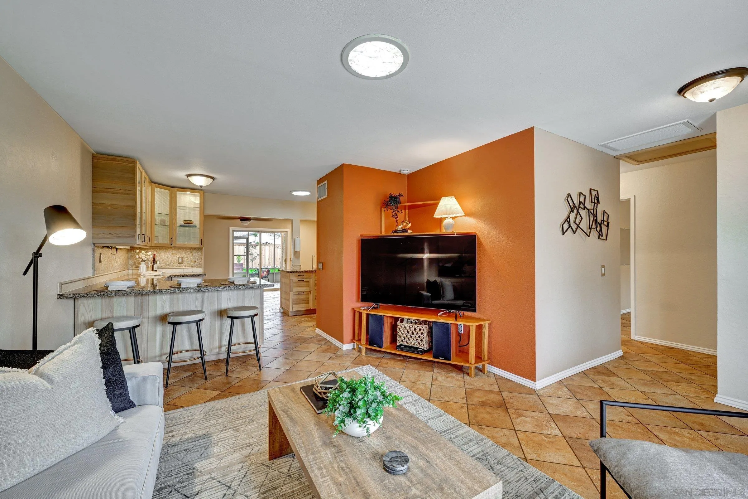 https://cdn.realtyfeed.com/cdn/127/250044905/0edaed46986e3e8ce75712536c4ef610.webp