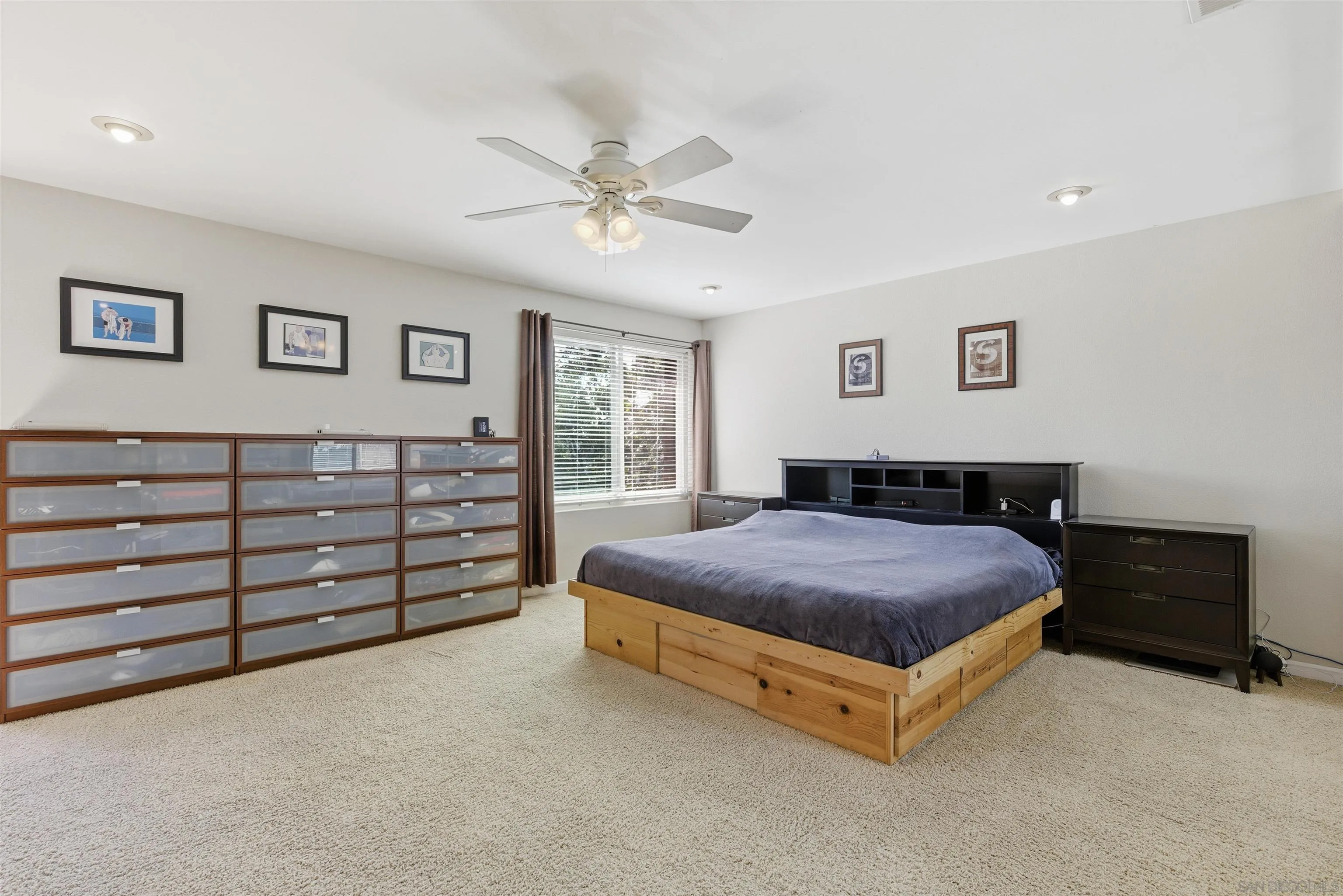 https://cdn.realtyfeed.com/cdn/127/250044925/a51b63255395670f1284af277c89b3fb.webp
