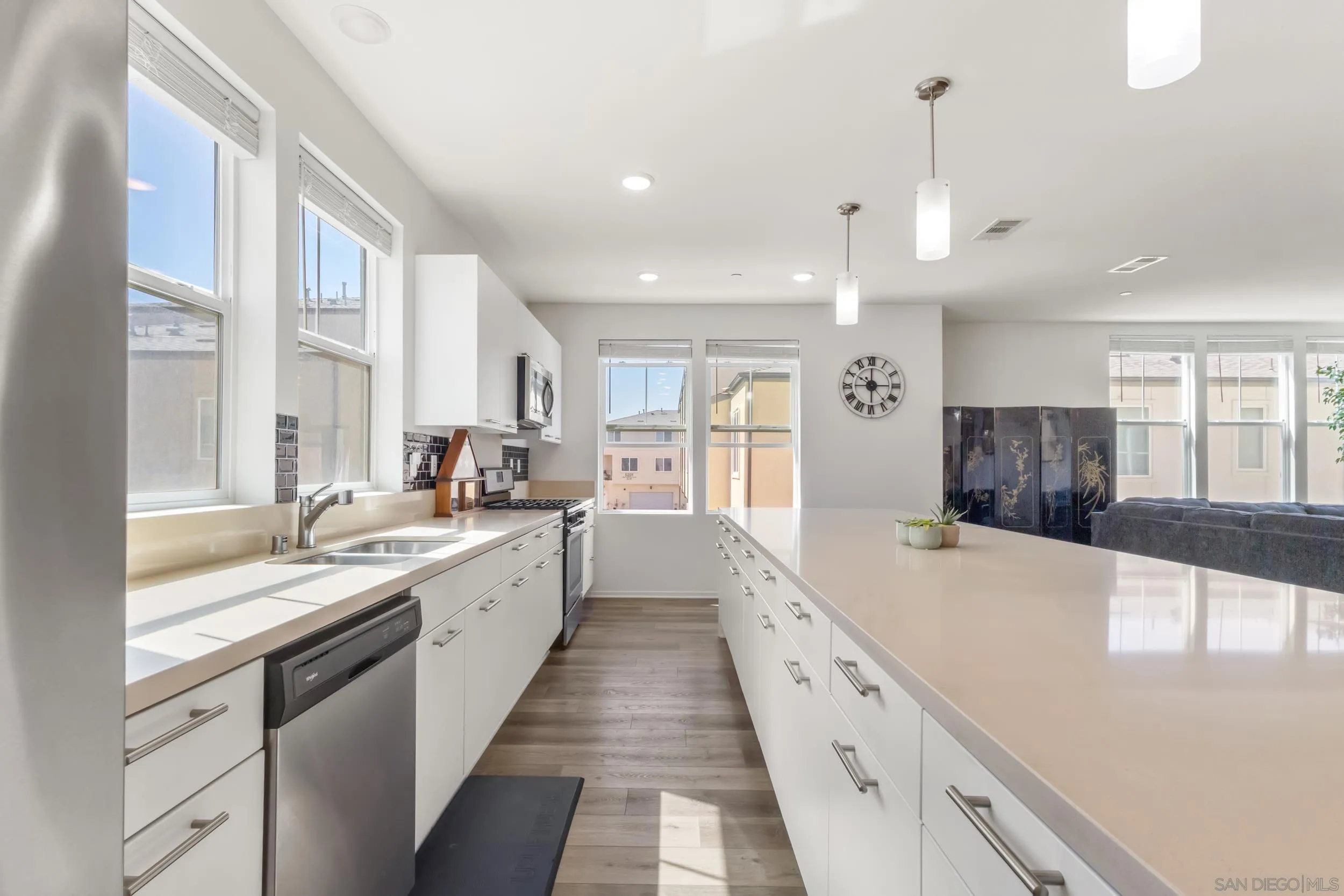 Photo #2: 250044945 Listing: Photo #2