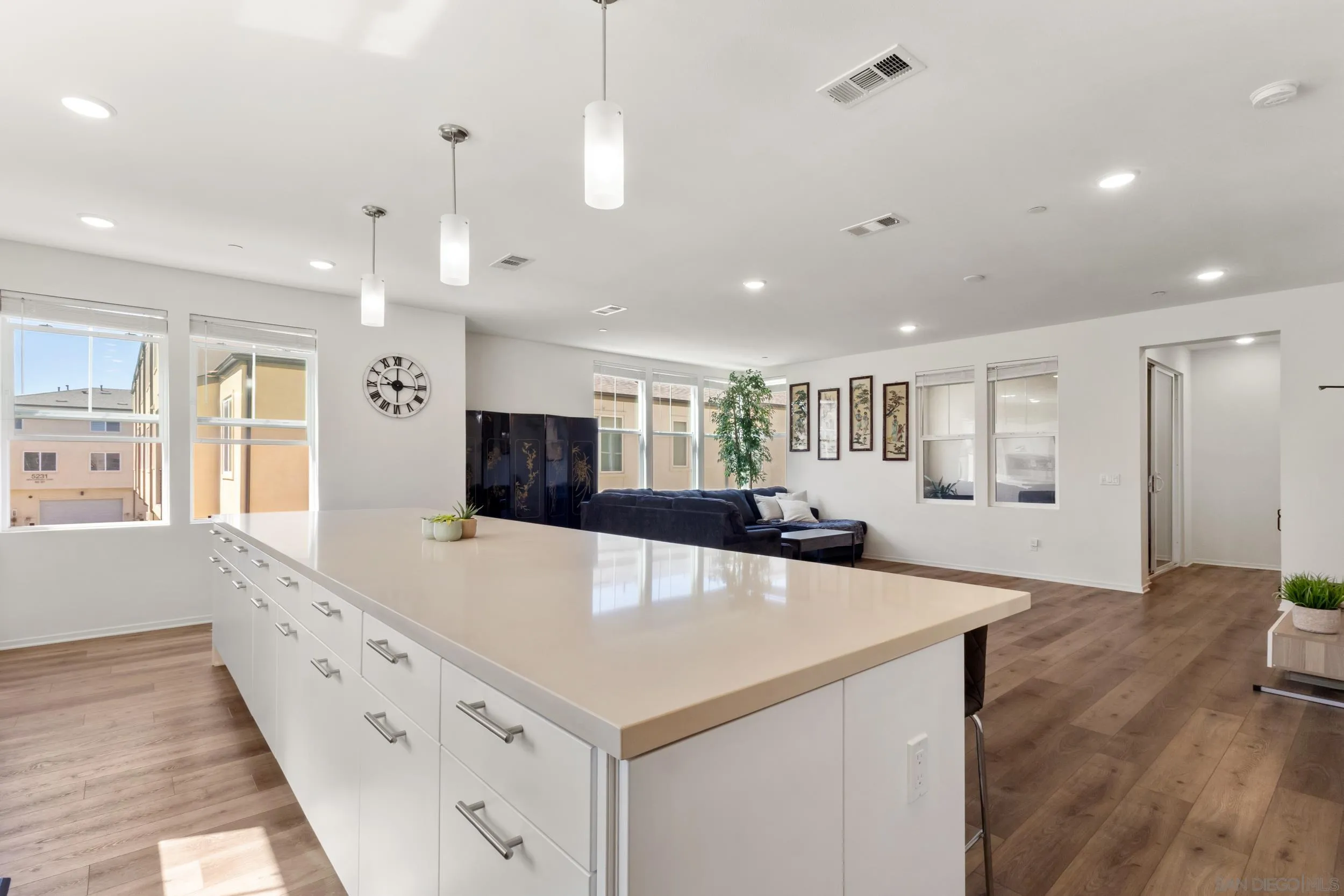 Photo #3: 250044945 Listing: Photo #3