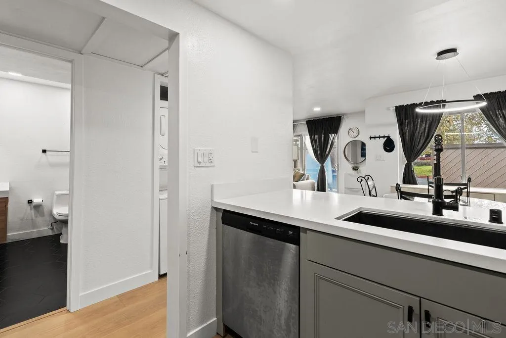 Photo #10: 250044949 Listing: Photo #10