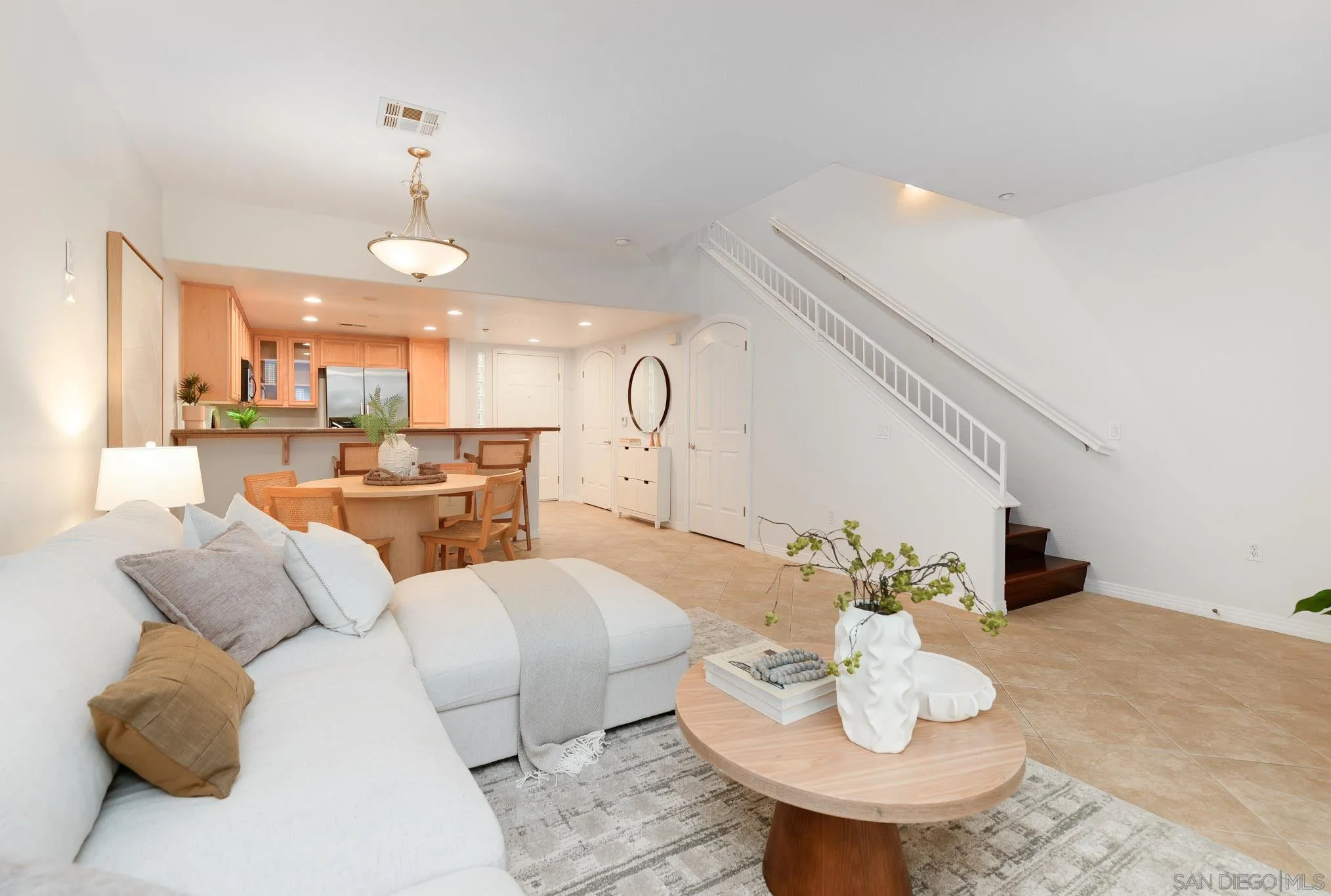 https://cdn.realtyfeed.com/cdn/127/250044953/72620d1153ae3210cc26423324d8e2a9.webp