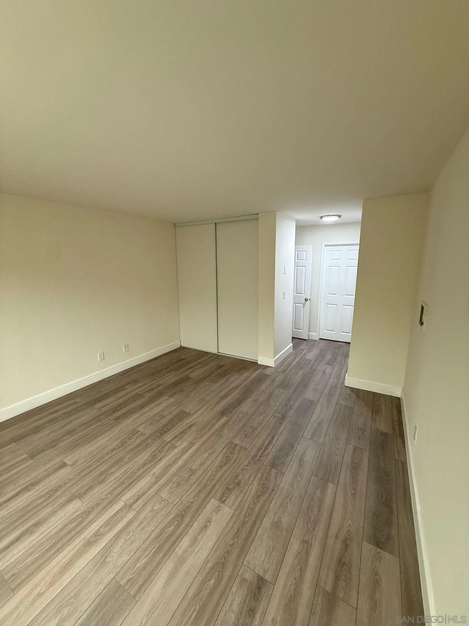 Photo #5: 250044958 Listing: Photo #5