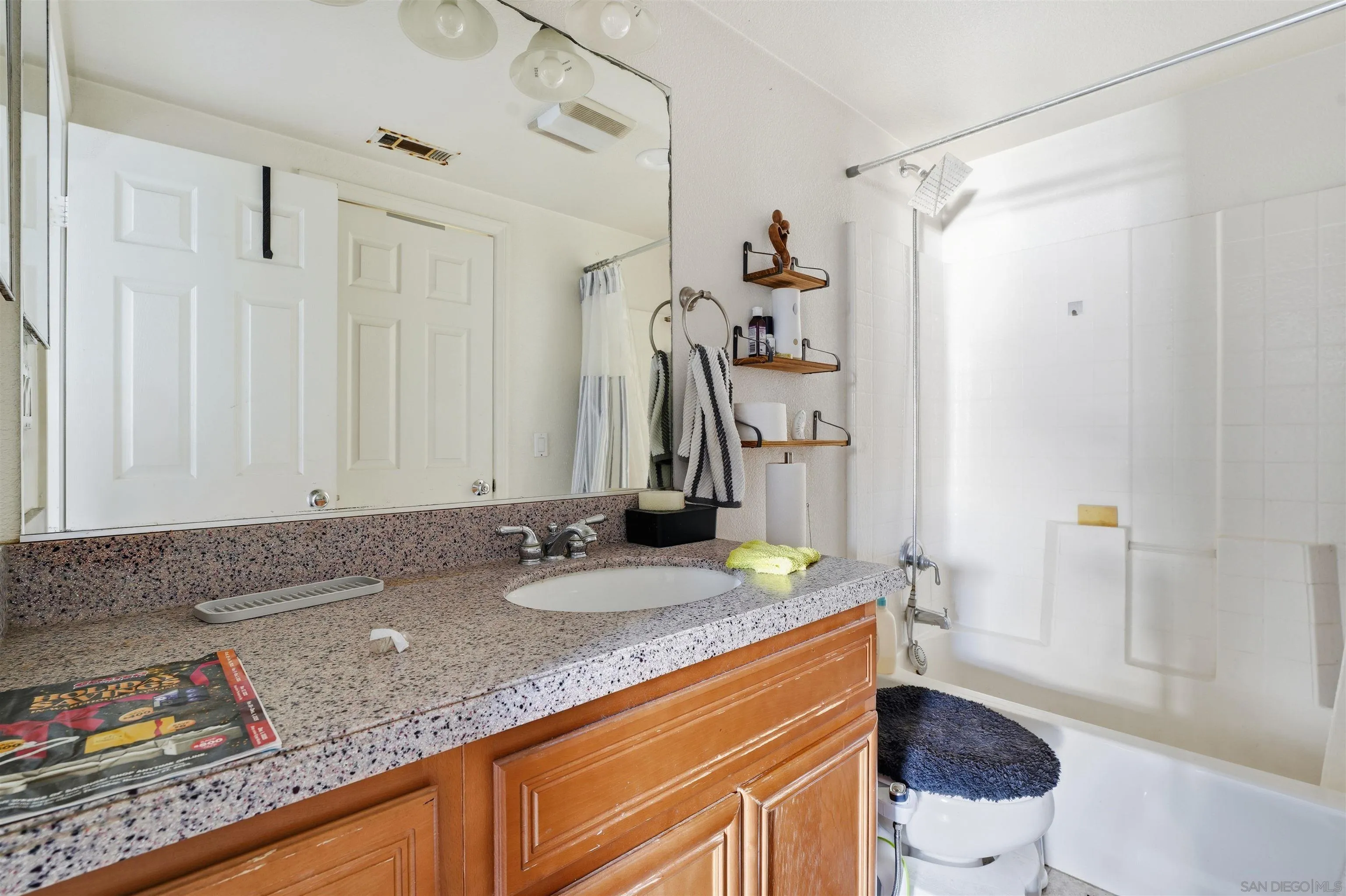 Photo #7: 250044975 Listing: Photo #7