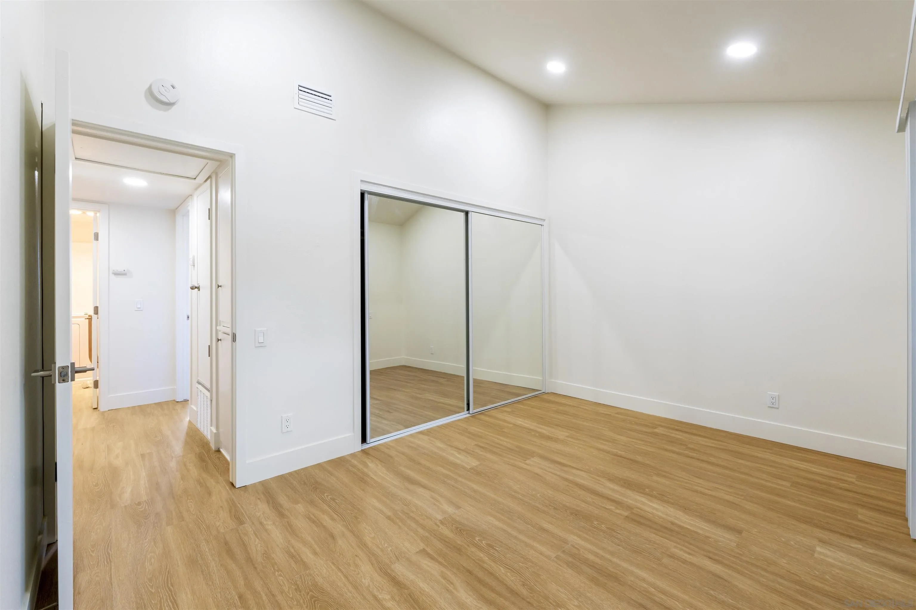 Photo #17: 250044986 Listing: Photo #17