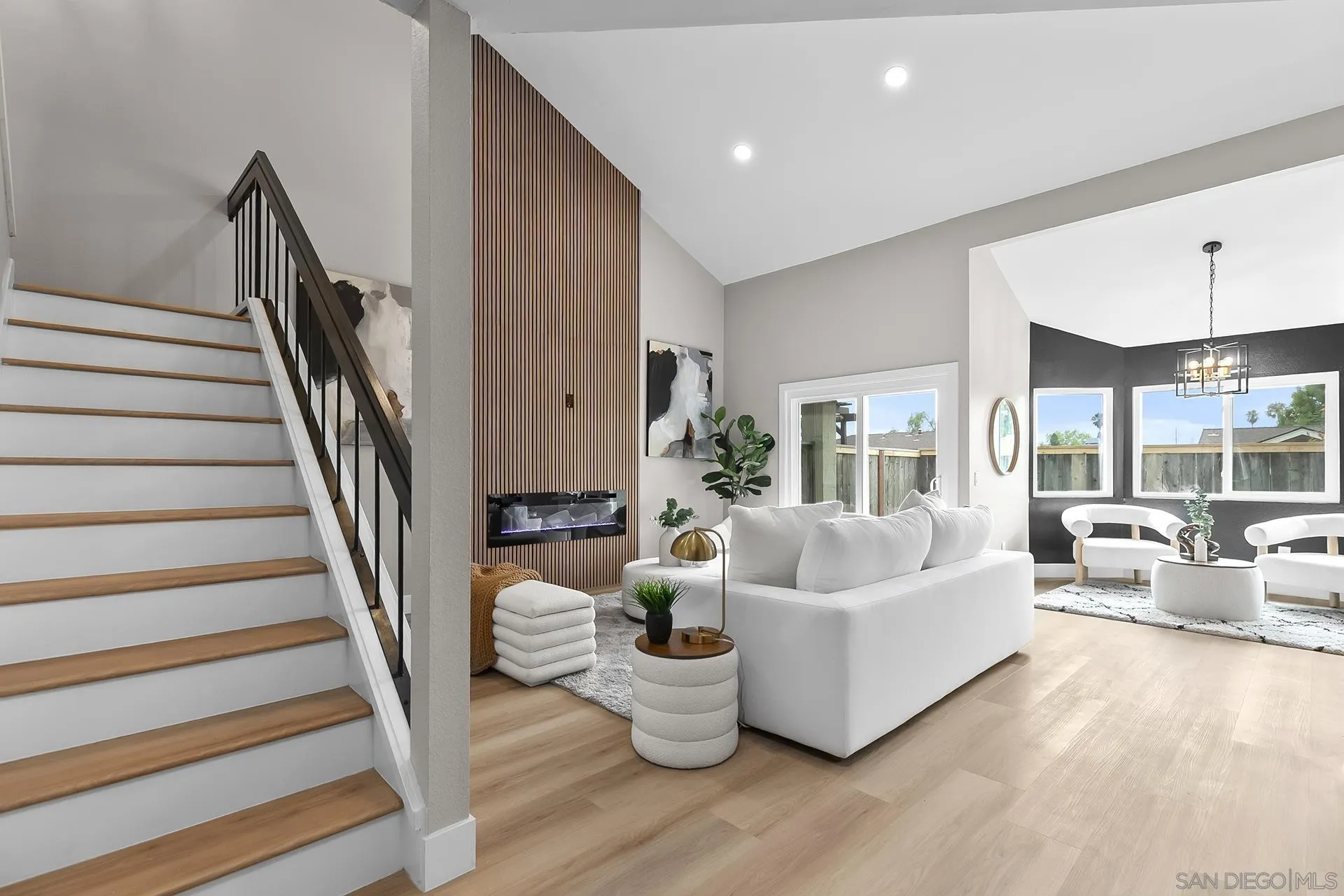 Photo #1: 250044988 Listing: Photo #1