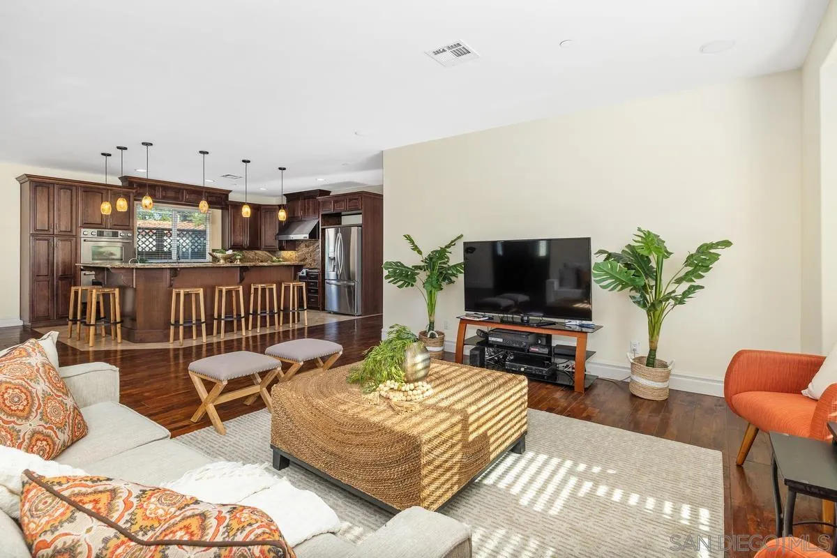https://cdn.realtyfeed.com/cdn/127/250045019/b21c544543fd307867534ba7a04c2461.webp