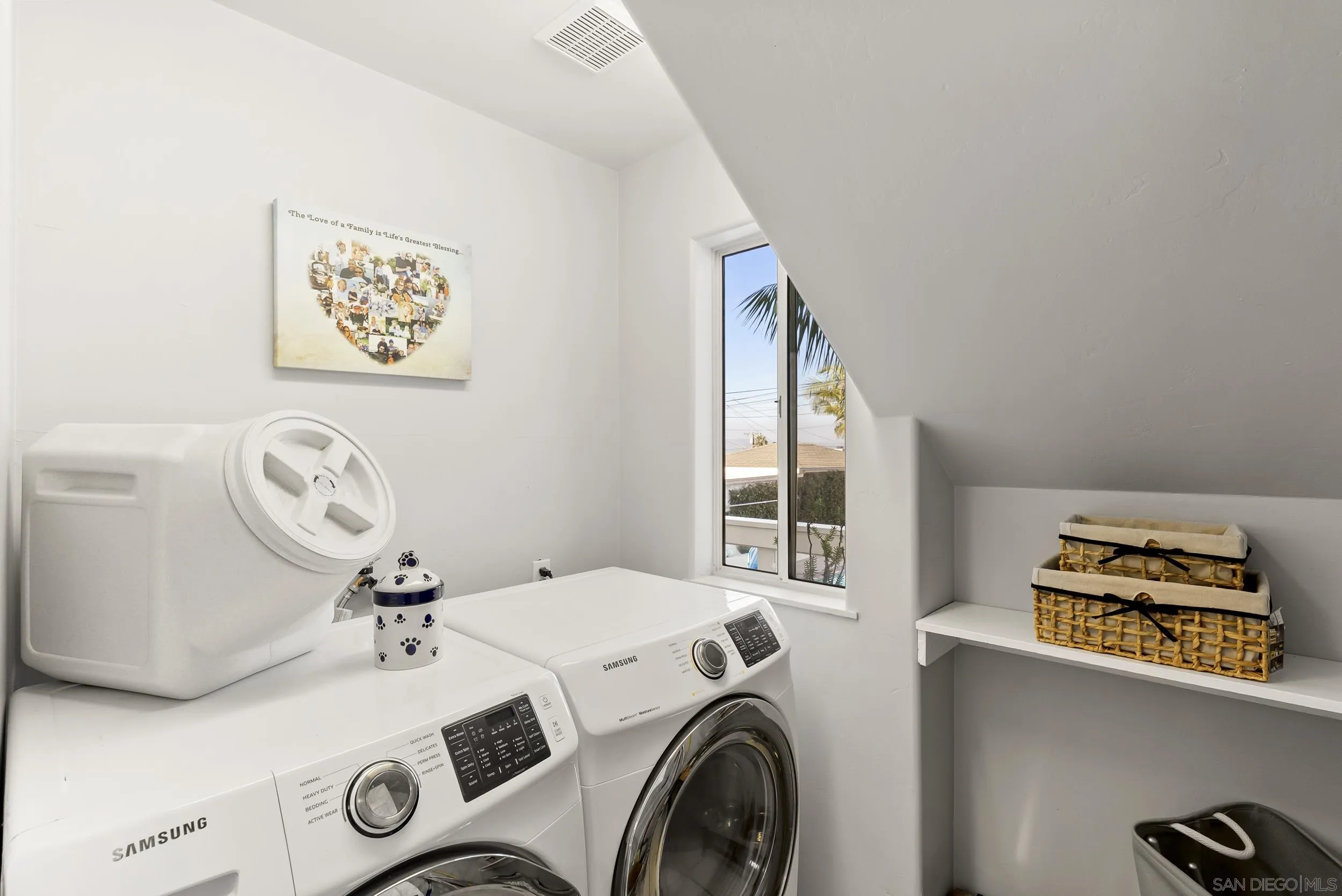 https://cdn.realtyfeed.com/cdn/127/250045020/59edbdad1601cee87c93594eab8463a9.webp