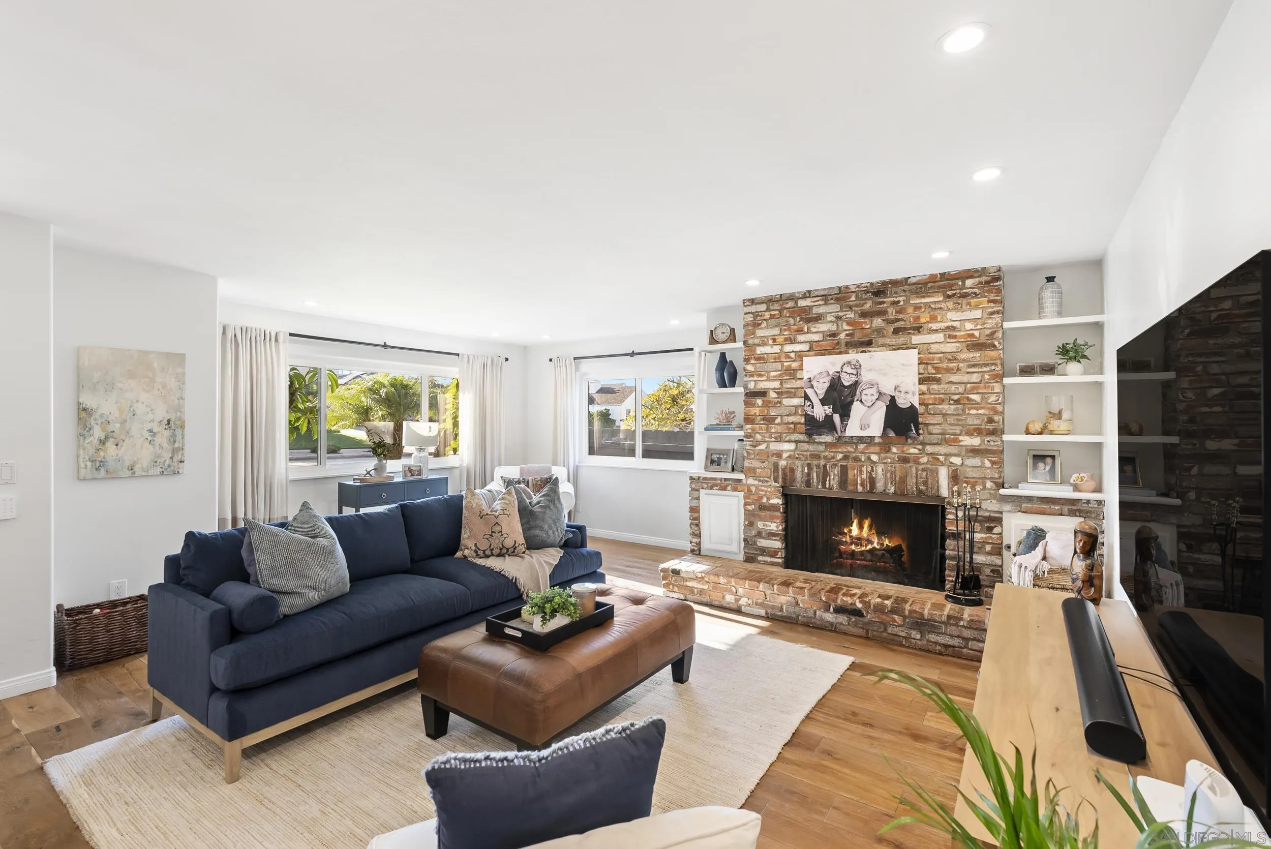 https://cdn.realtyfeed.com/cdn/127/250045020/86f91069a981cc778957733bae884275.webp