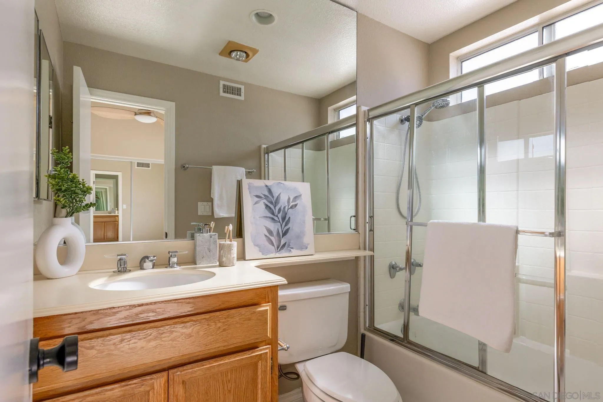 Photo #23: 250045027 Listing: Photo #23