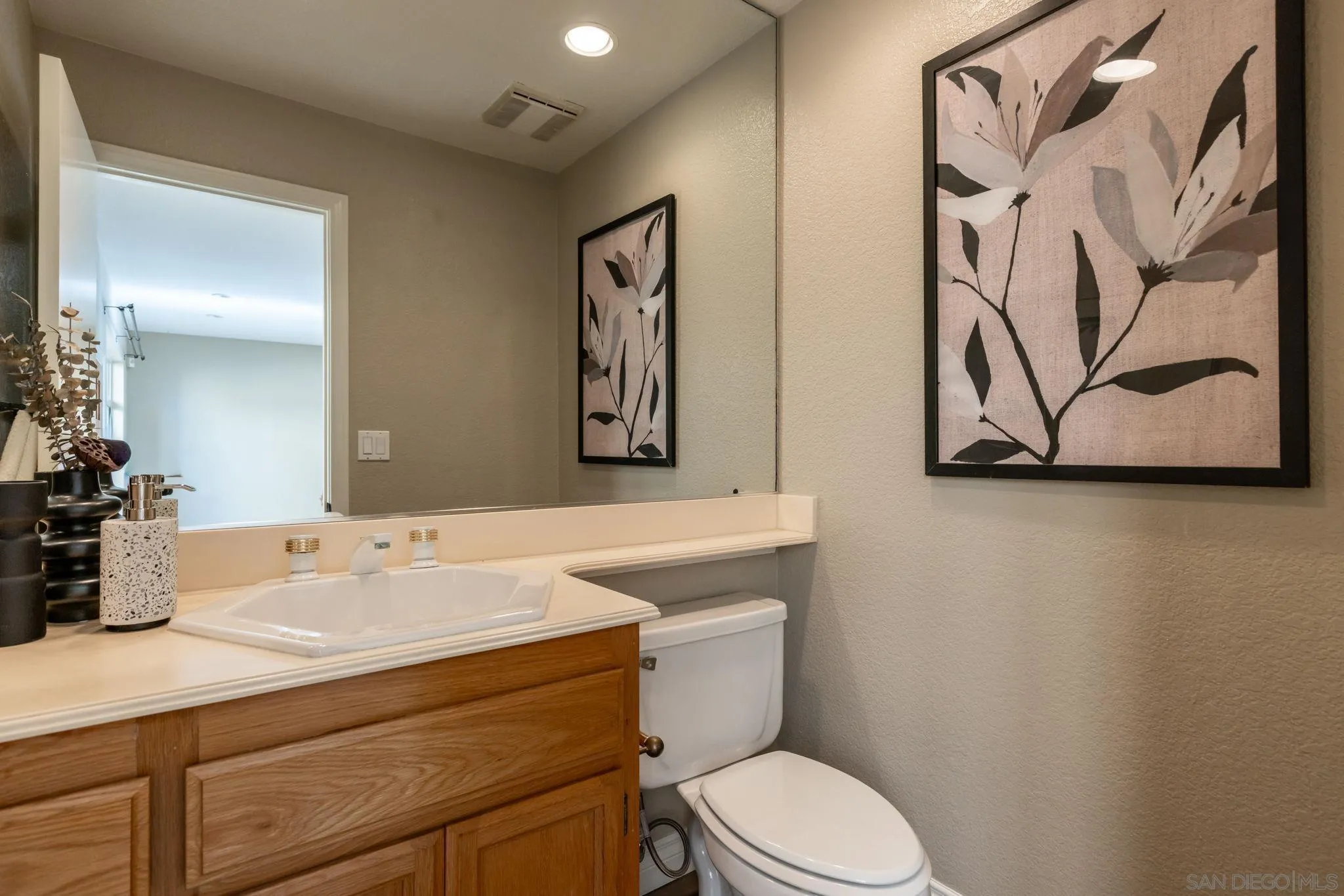 Photo #15: 250045027 Listing: Photo #15