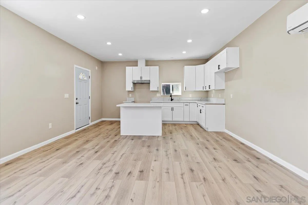 https://cdn.realtyfeed.com/cdn/127/250045032/aad178642993180fd66d25b8e846556a.webp