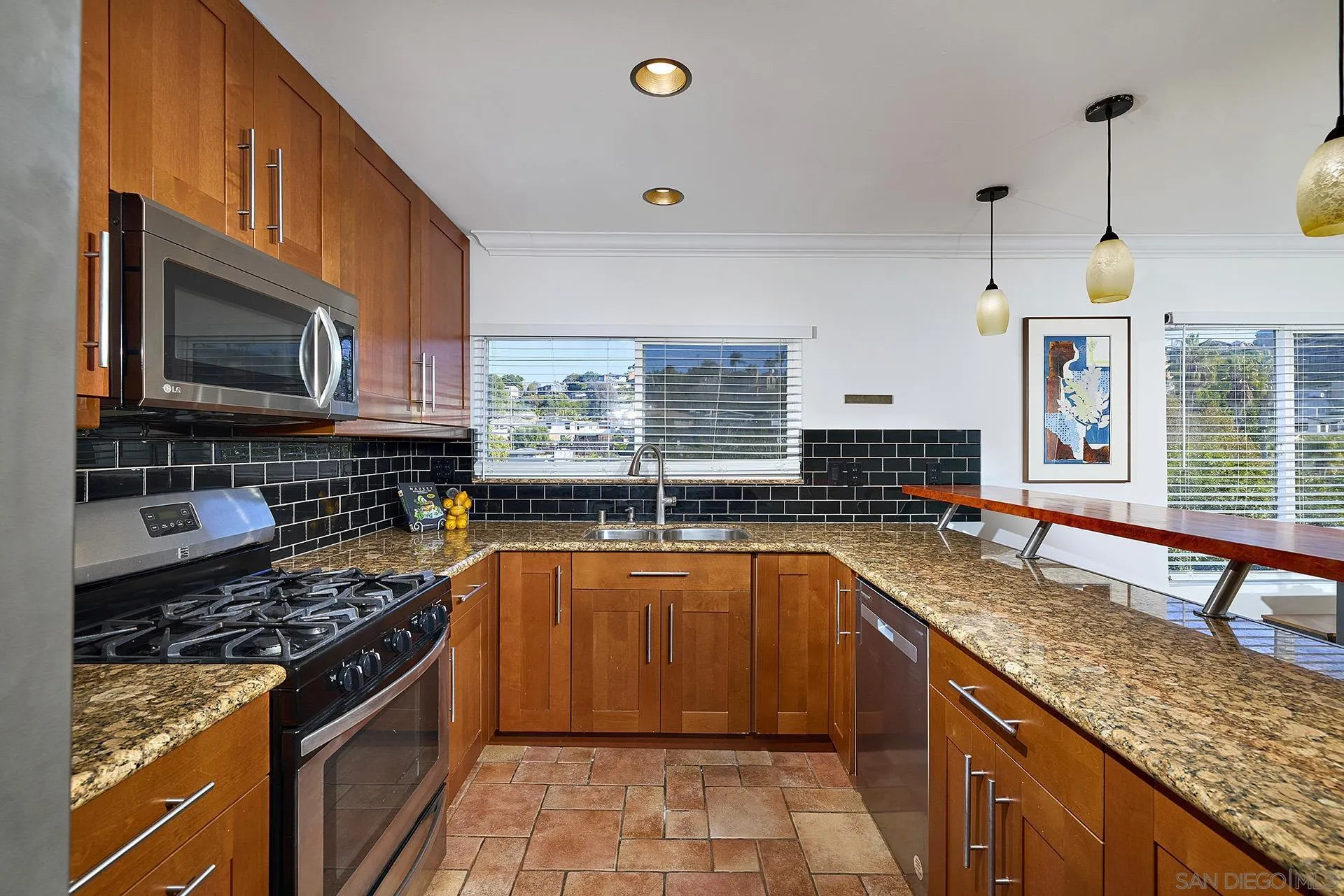 https://cdn.realtyfeed.com/cdn/127/250045035/eb619778c3f2c5928419d869f32e09c7.webp