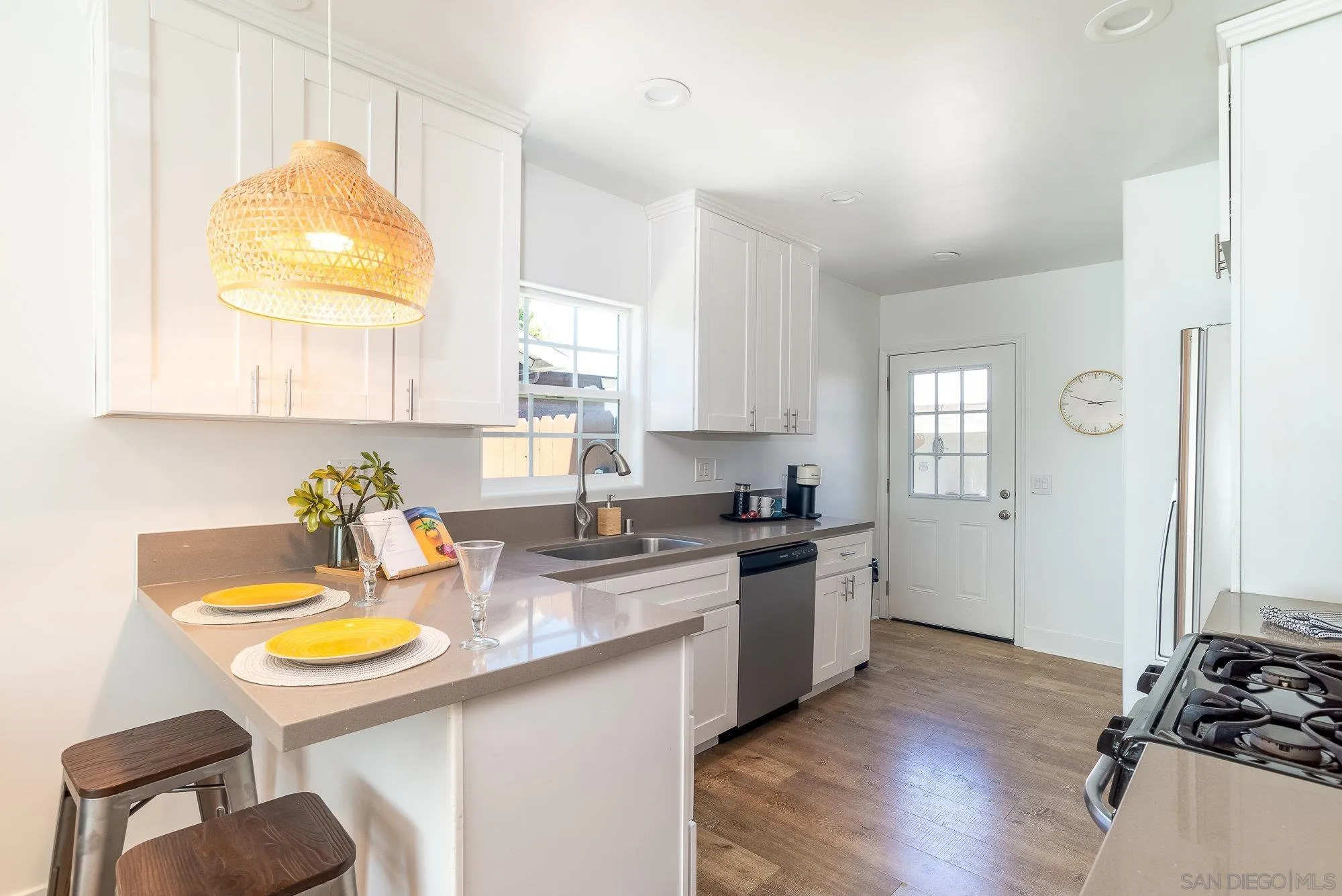 https://cdn.realtyfeed.com/cdn/127/250045041/68007b497e703e133443955af4bb21c6.webp