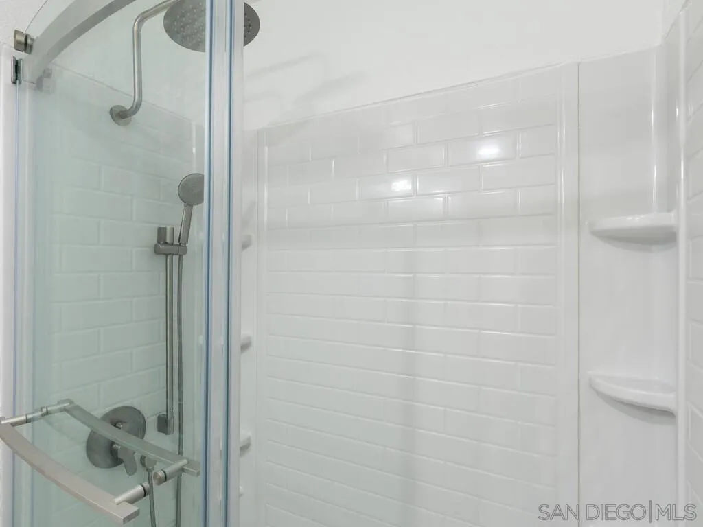 Photo #11: 250045043 Listing: Photo #11