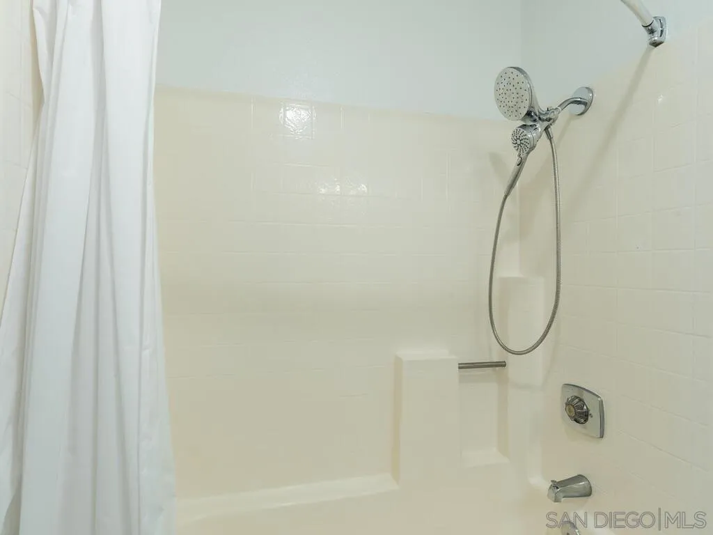 Photo #16: 250045043 Listing: Photo #16